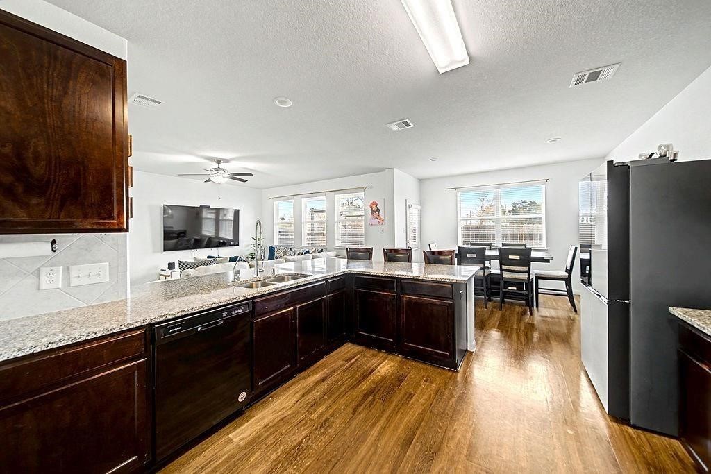 5742 Adelaide River Drive Property Photo 8