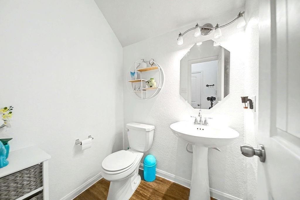 5742 Adelaide River Drive Property Photo 9