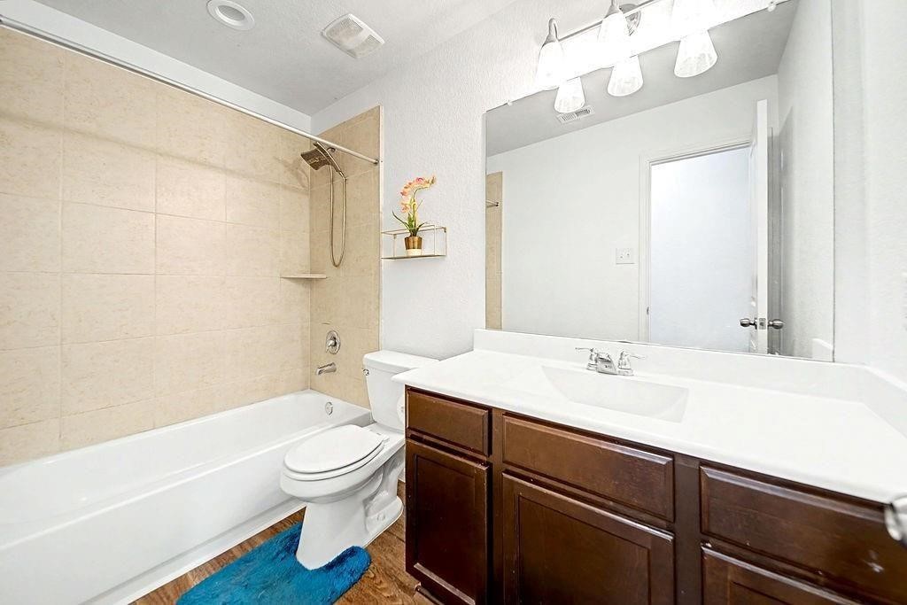 5742 Adelaide River Drive Property Photo 16