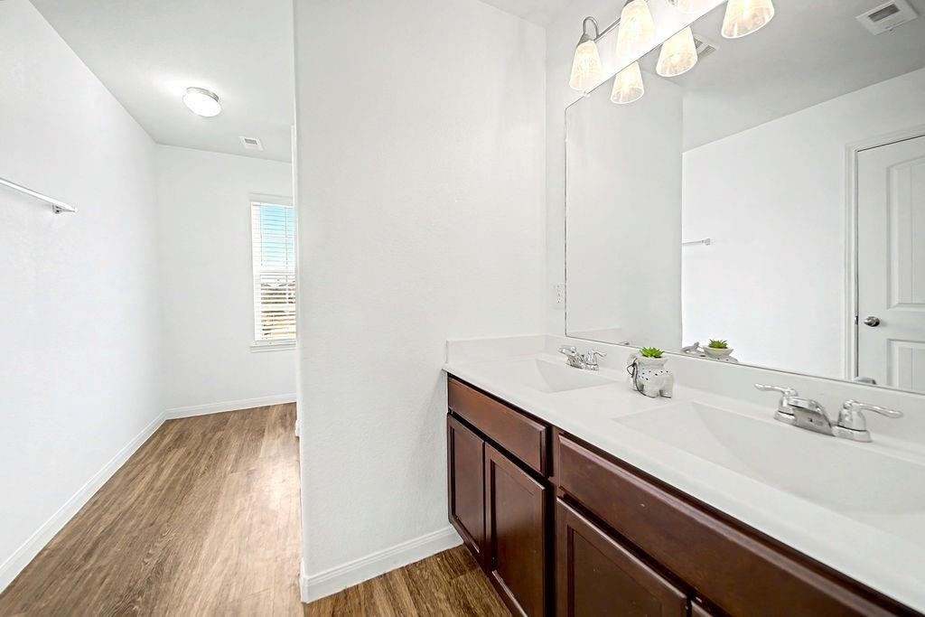 5742 Adelaide River Drive Property Photo 17