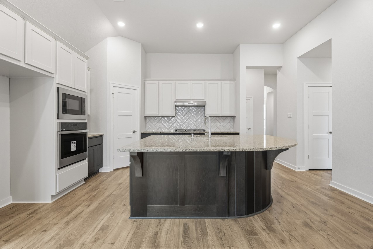 18130 Sunlit Oasis Drive Property Photo 5