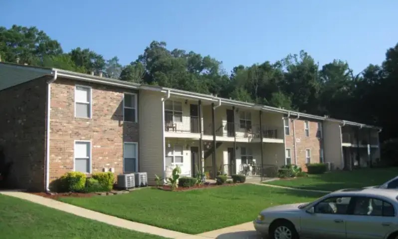 380 Regal St Property Photo 3