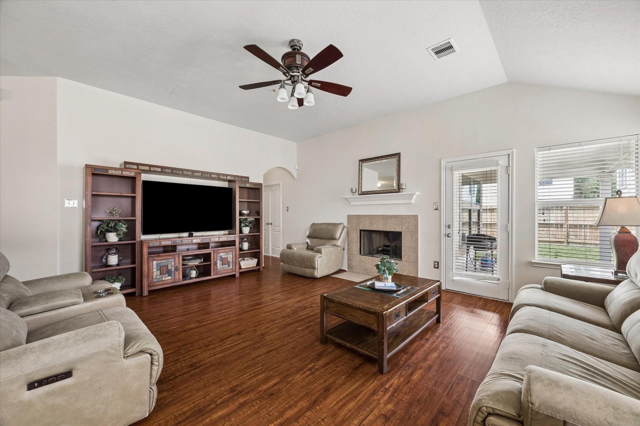 1834 Creegan Park Court, Houston Tx 77047 Property Photo 9