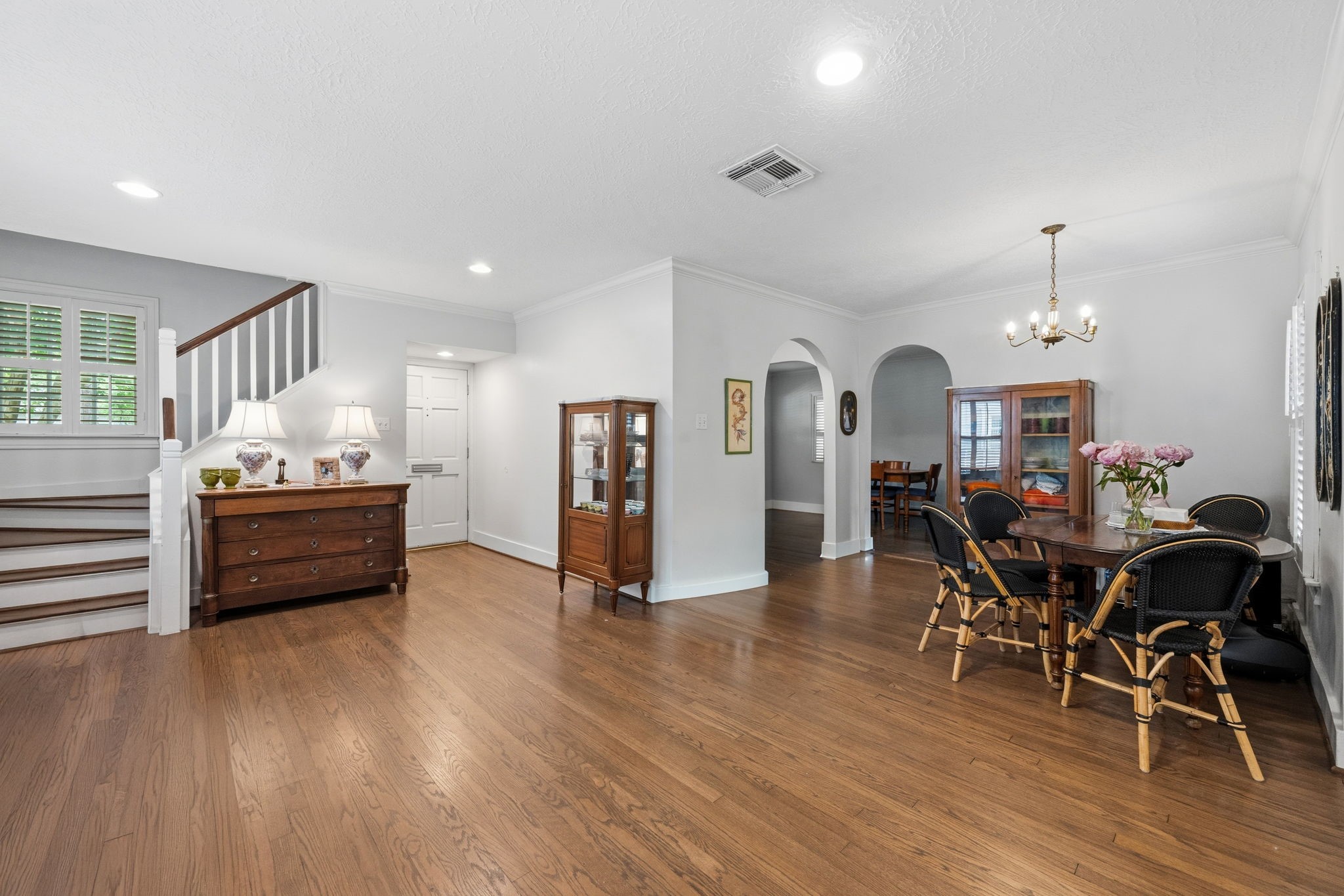 6111 Wakeforest Avenue Property Photo 3