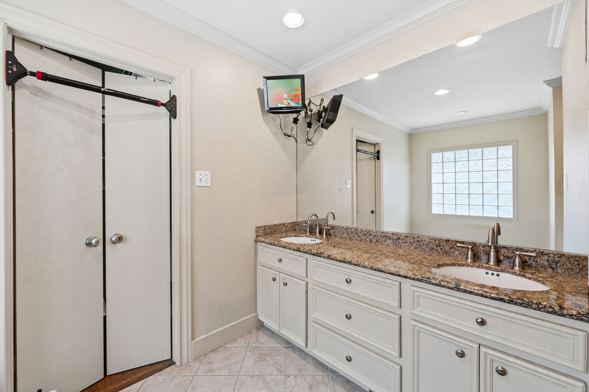 6111 Wakeforest Avenue Property Photo 13