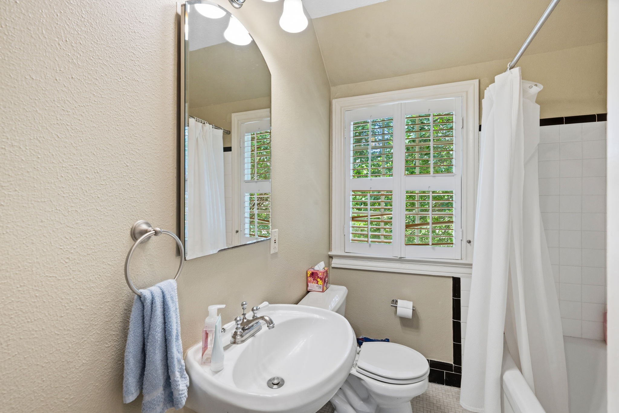 6111 Wakeforest Avenue Property Photo 19