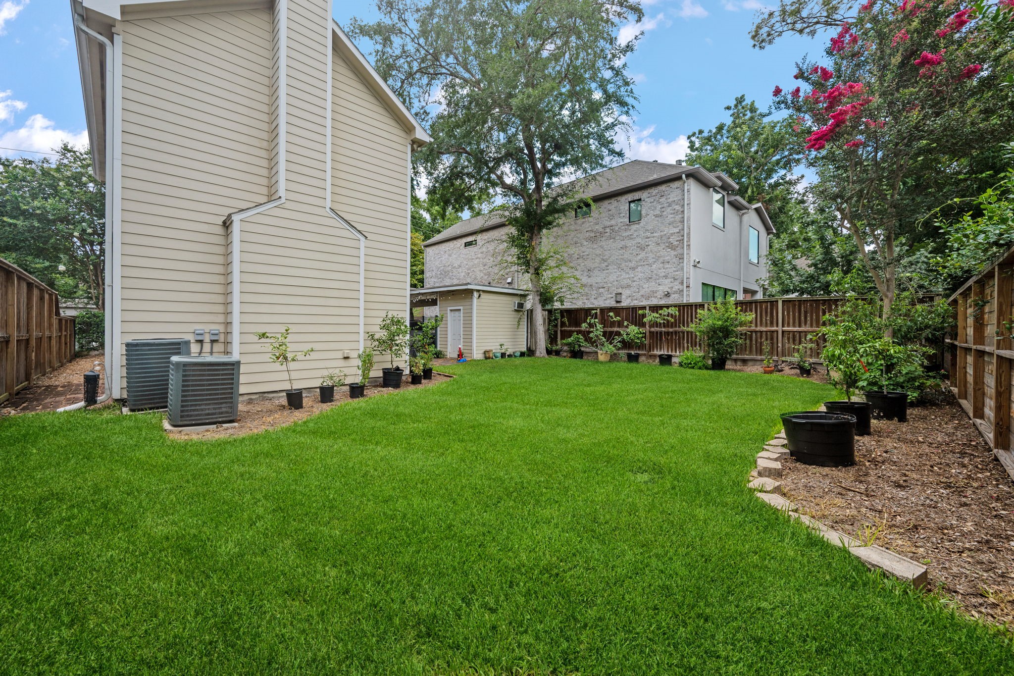 6111 Wakeforest Avenue Property Photo 24