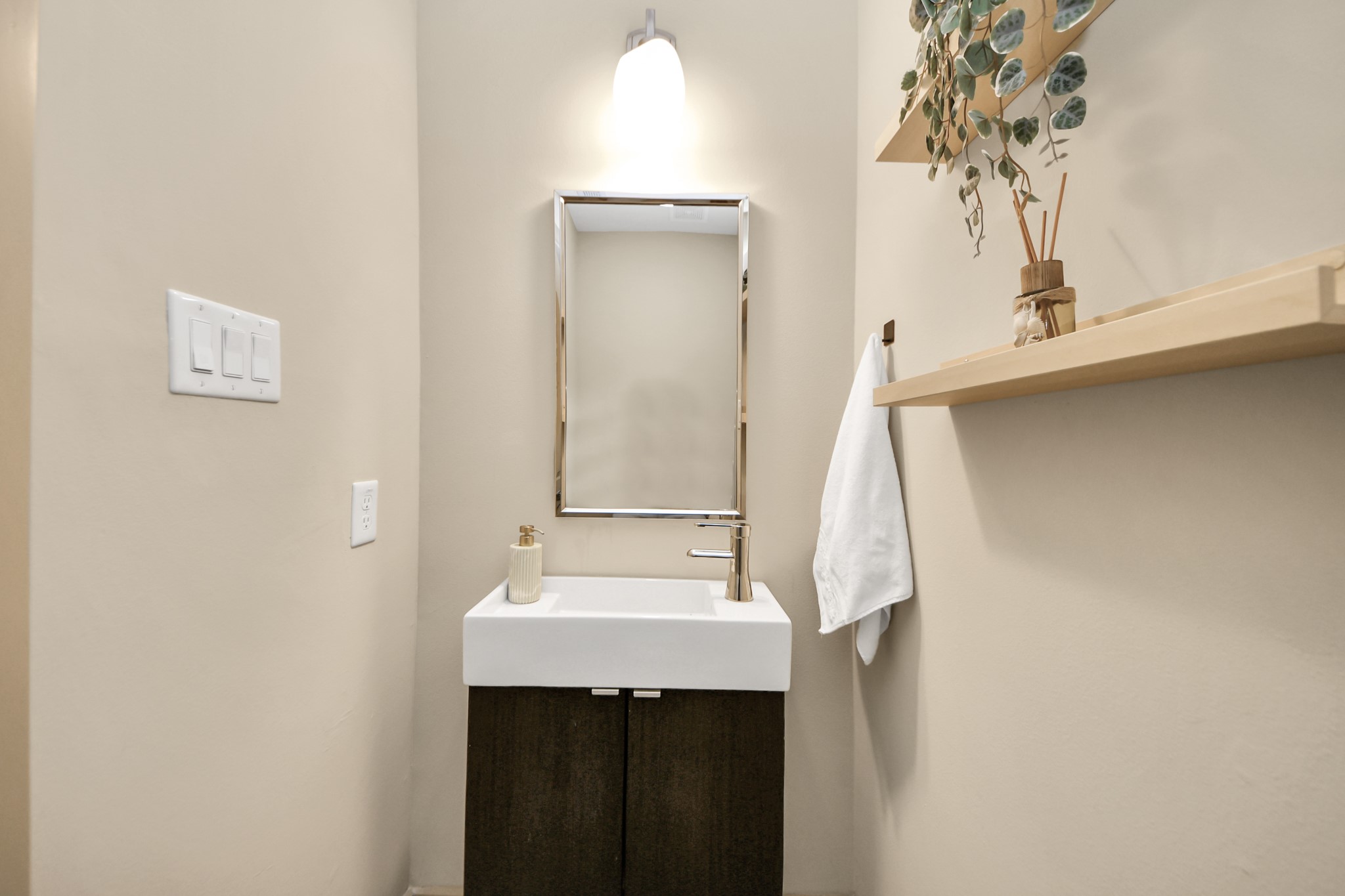4510 Inker Street B Property Photo 6