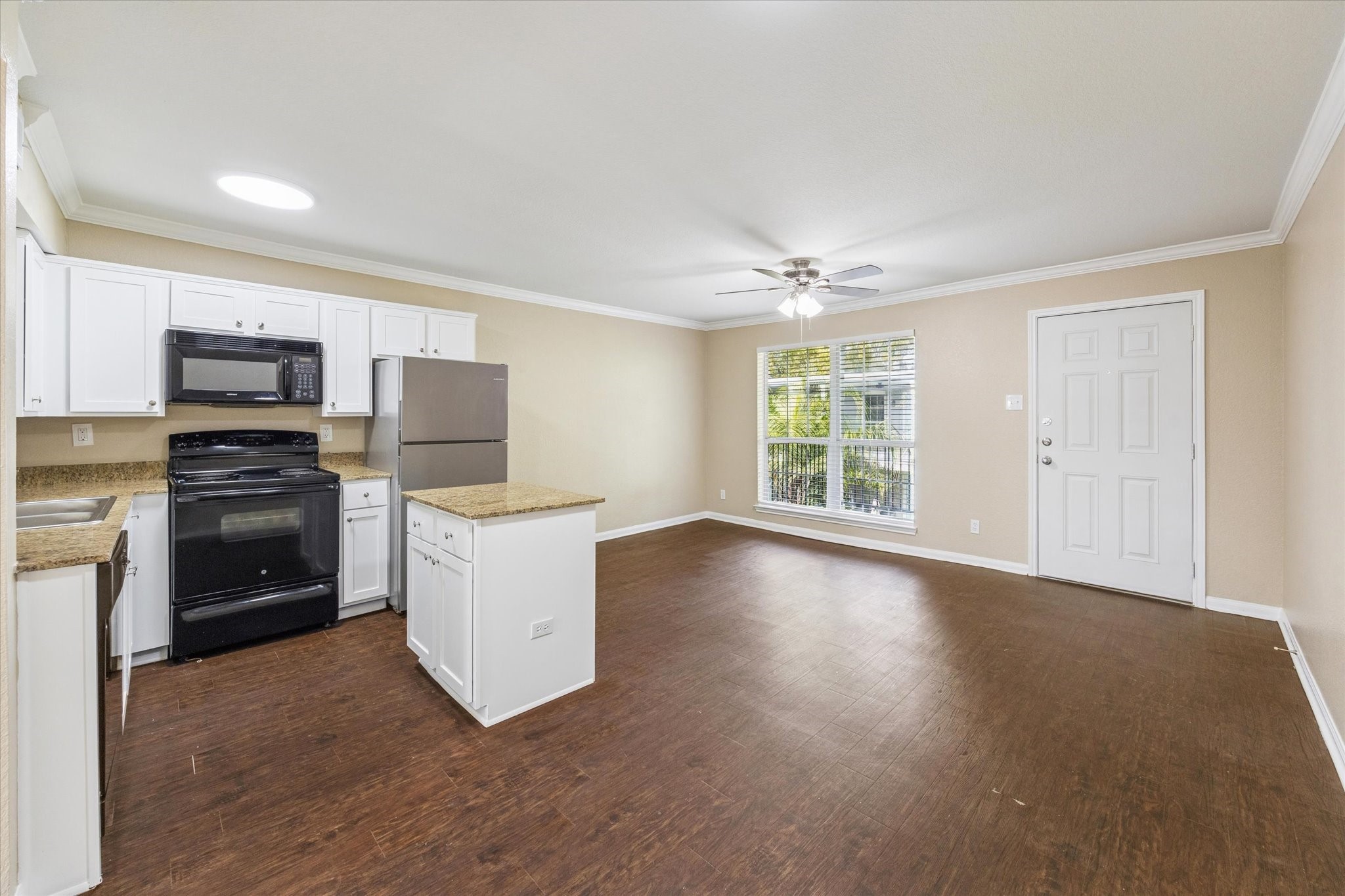 300 Pecore Street 22 Property Photo 1