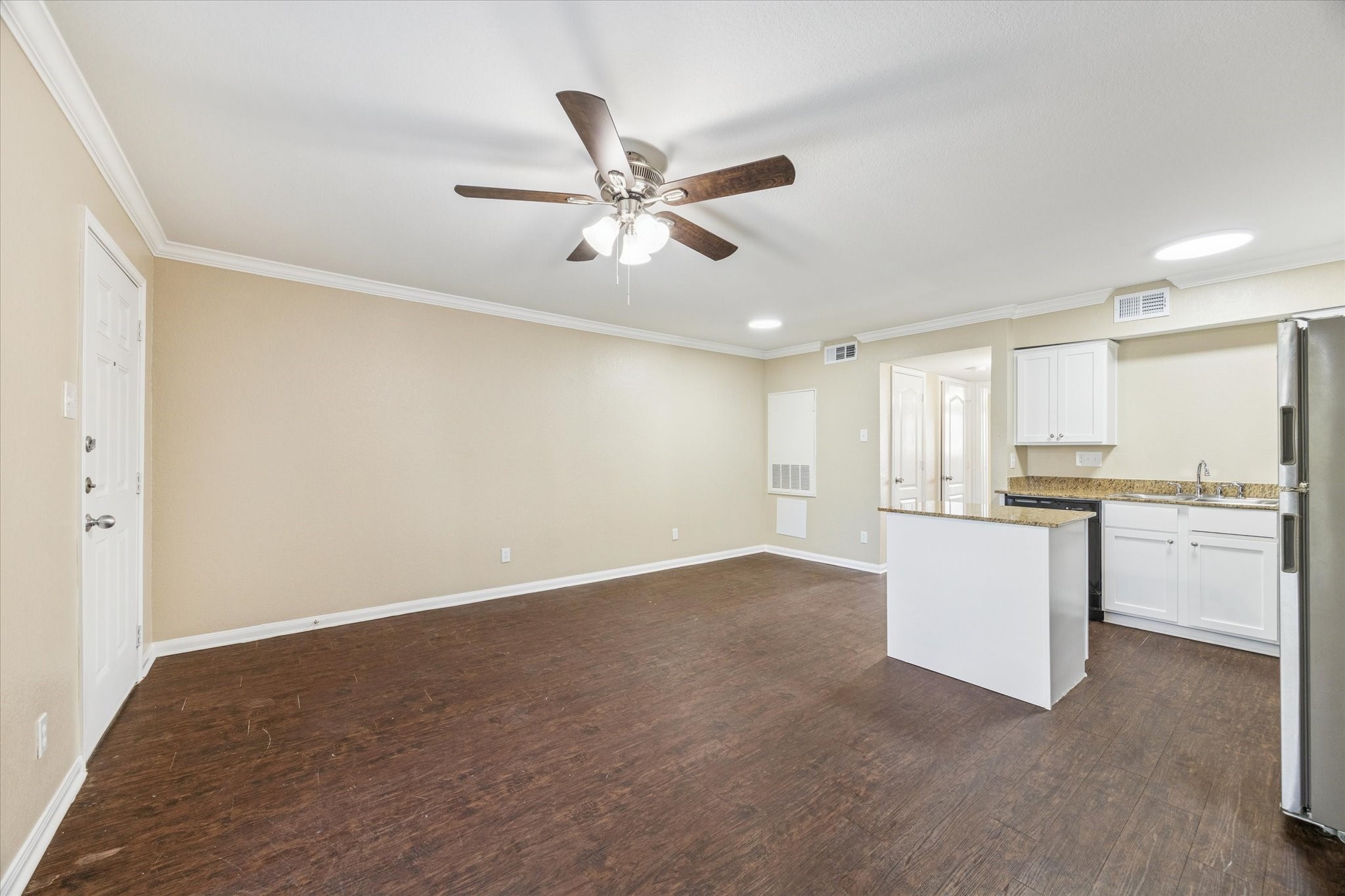 300 Pecore Street 22 Property Photo 4