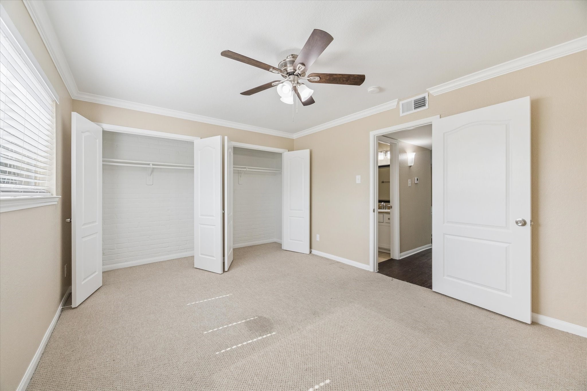 300 Pecore Street 22 Property Photo 8