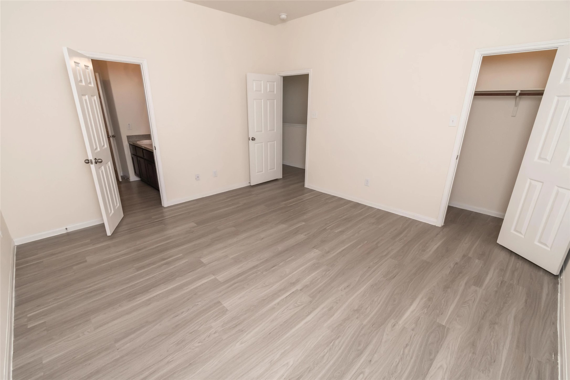 14710 Jennys Park Place Property Photo 8