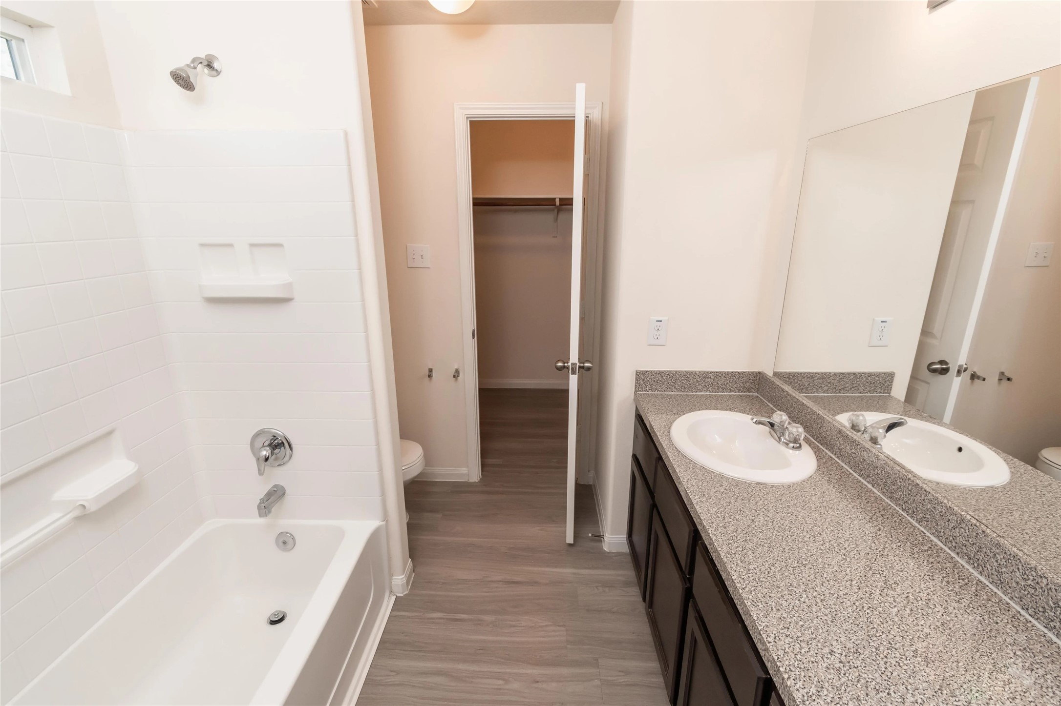 14710 Jennys Park Place Property Photo 9