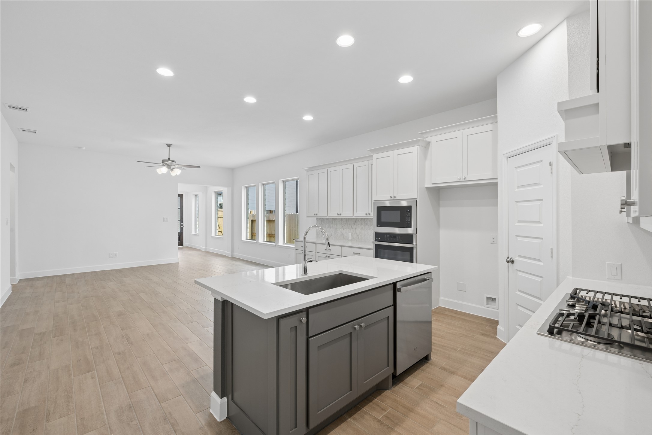 29934 Stony Forest Drive Property Photo 8