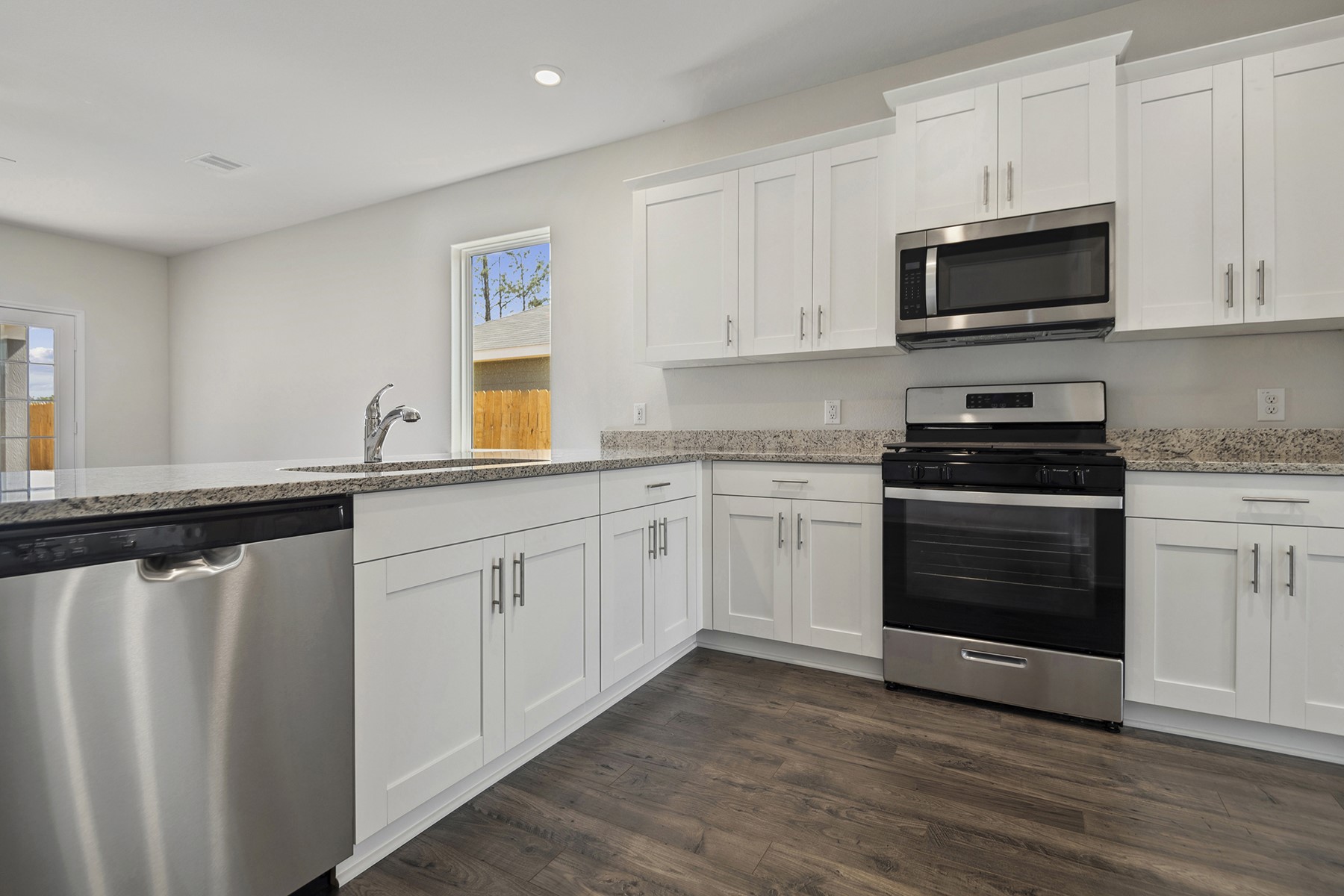 15403 Maple Terrace Drive Property Photo 8