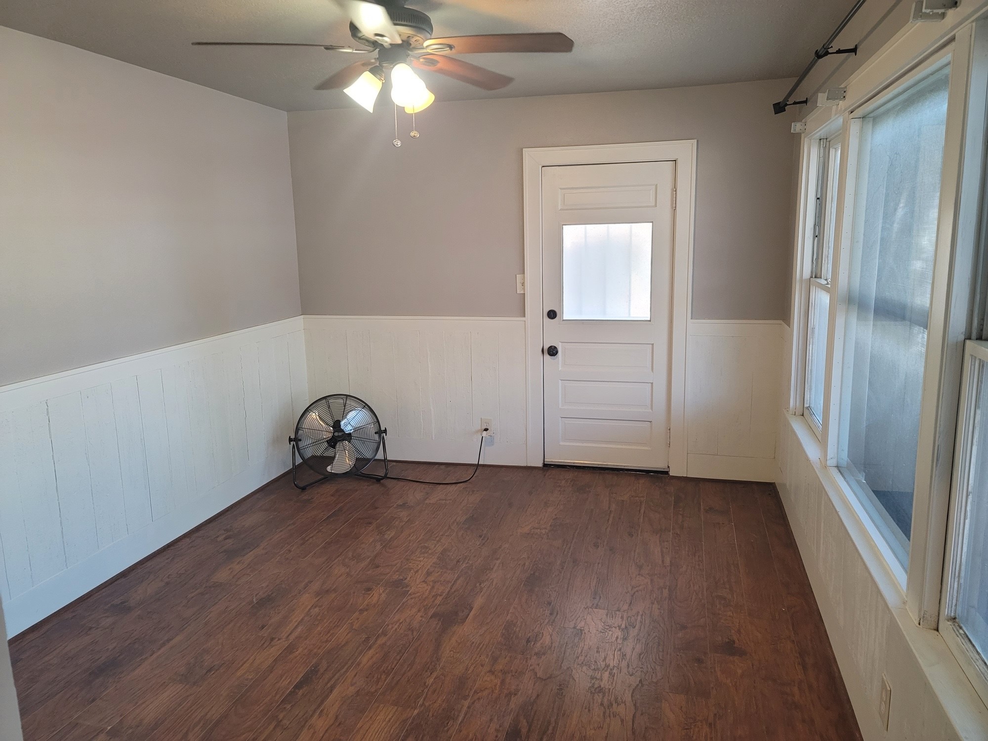 2301 45th Street Property Photo 5