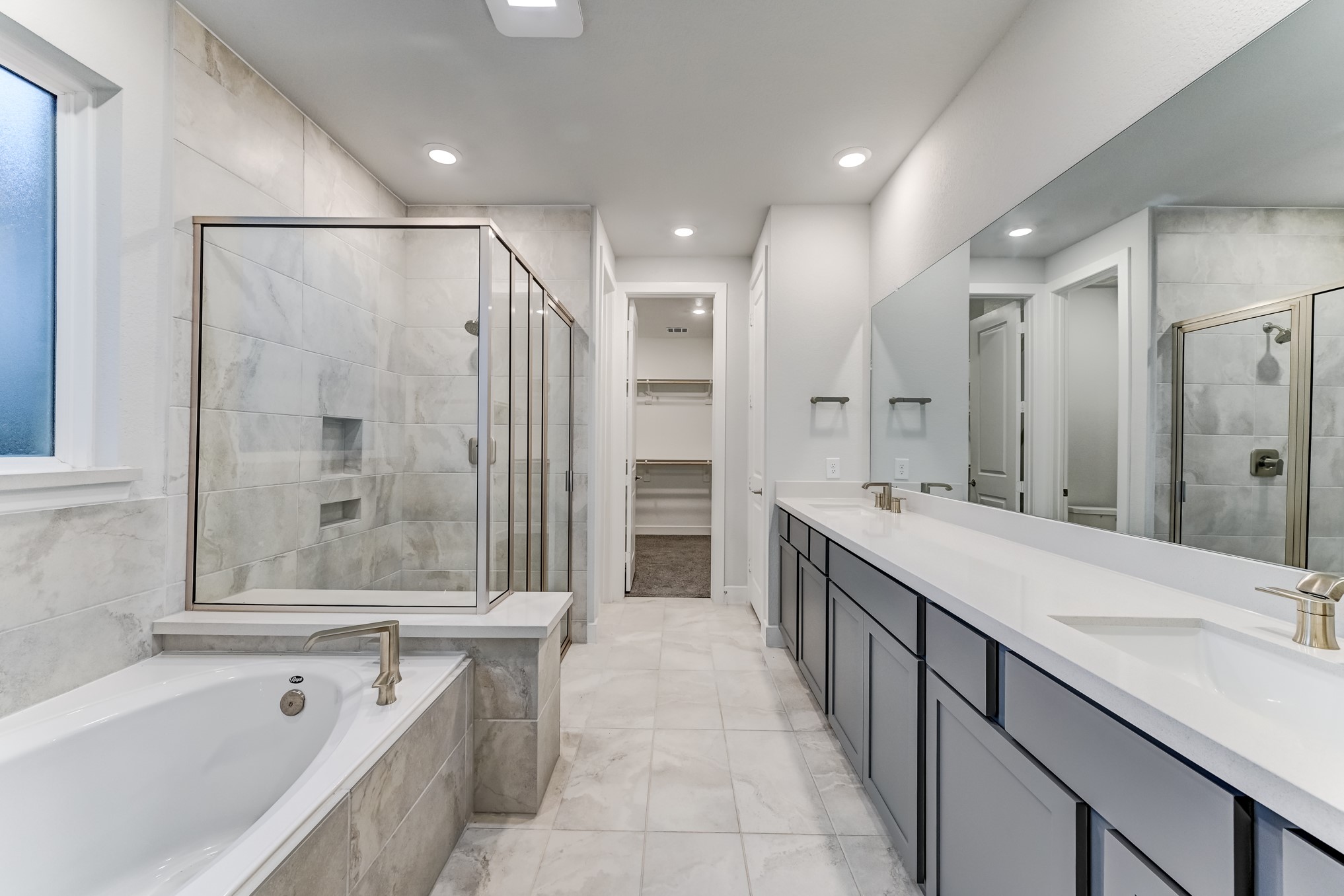 9522 Rialto Creek Drive Property Photo 18