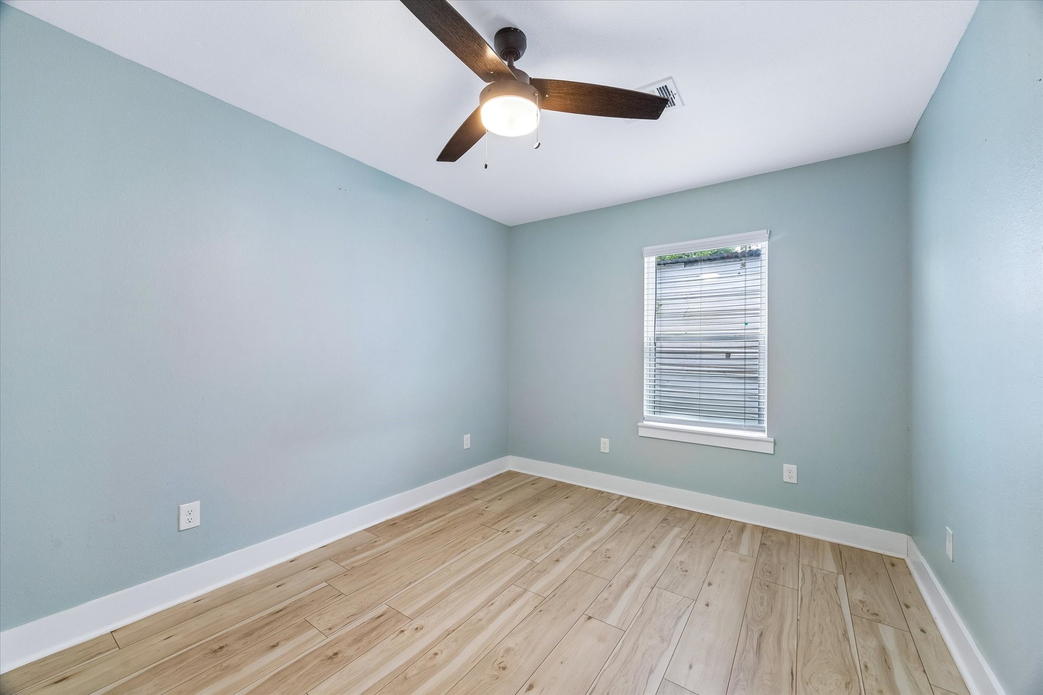 7001 1/2 Avenue P Property Photo 7