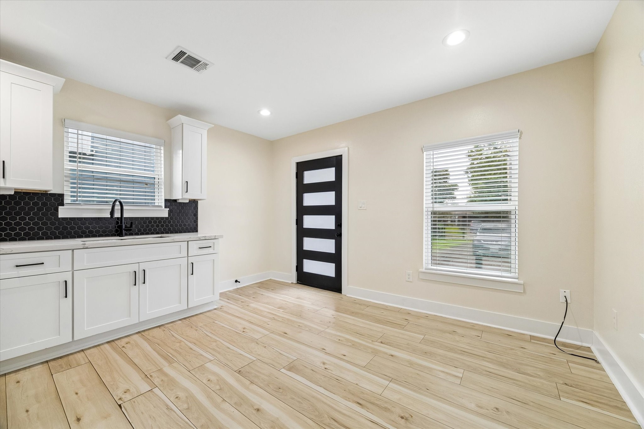 7001 1/2 Avenue P Property Photo 10