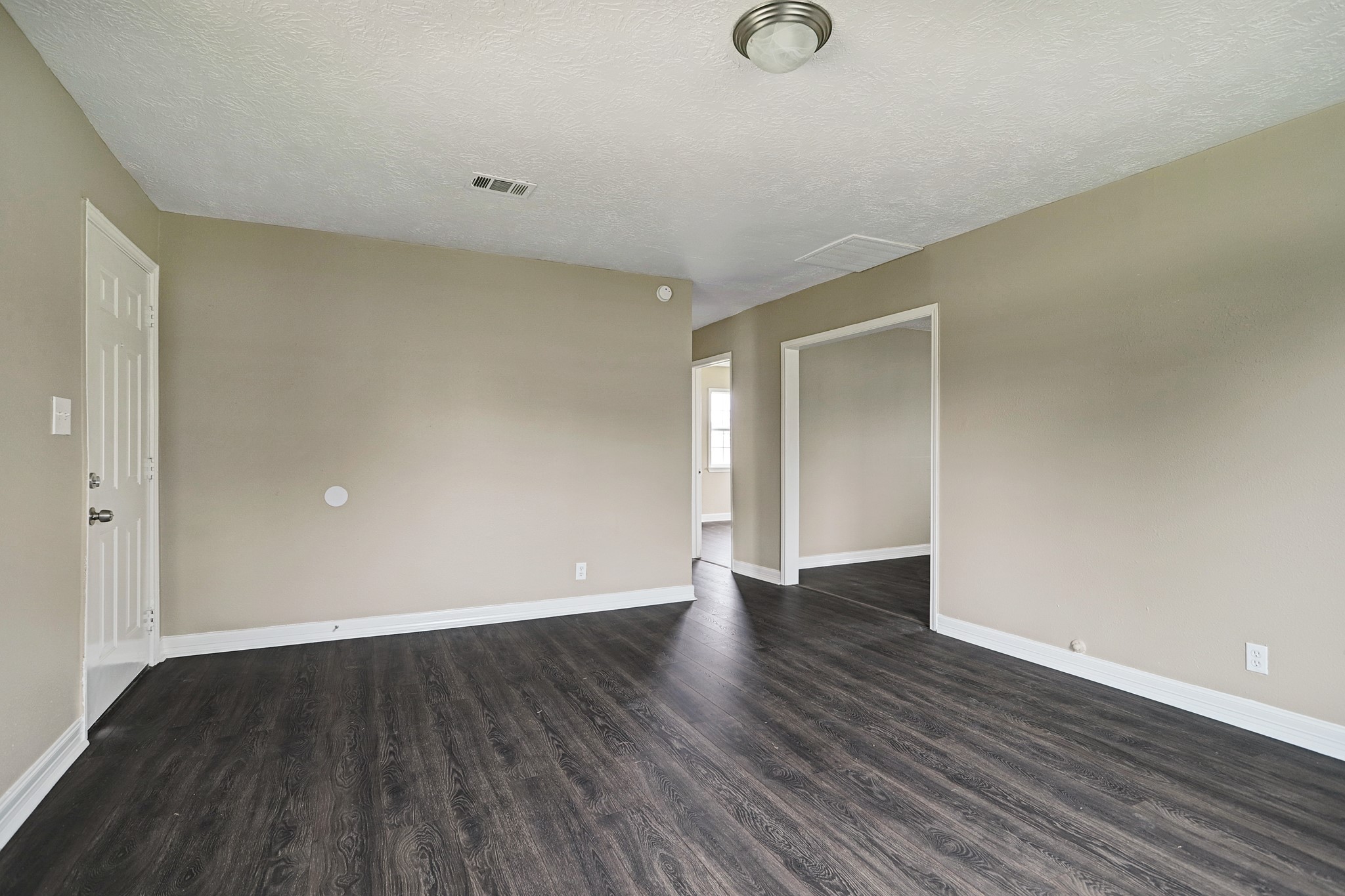 1210 Glendale Street Property Photo 9