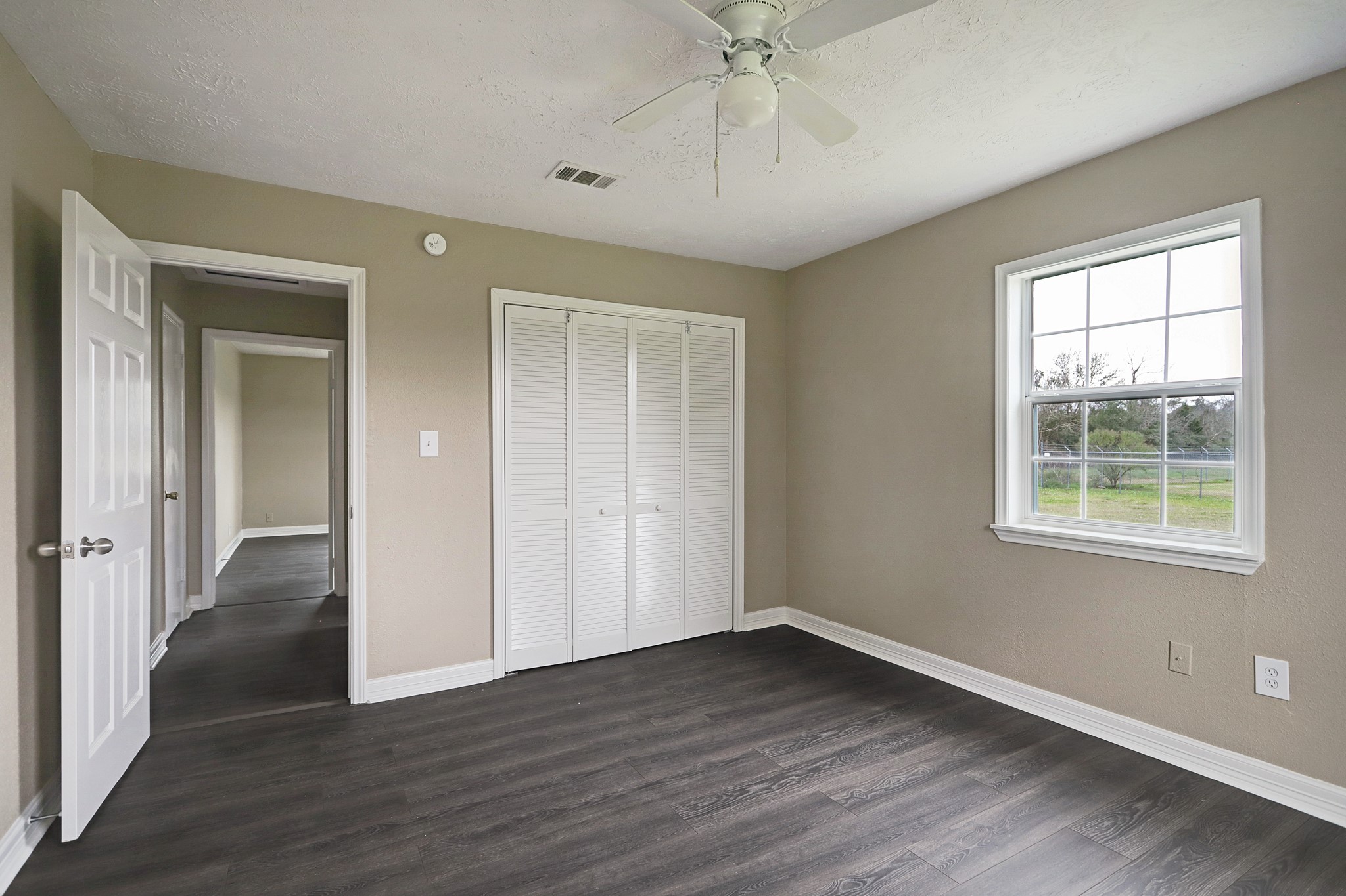 1210 Glendale Street Property Photo 13