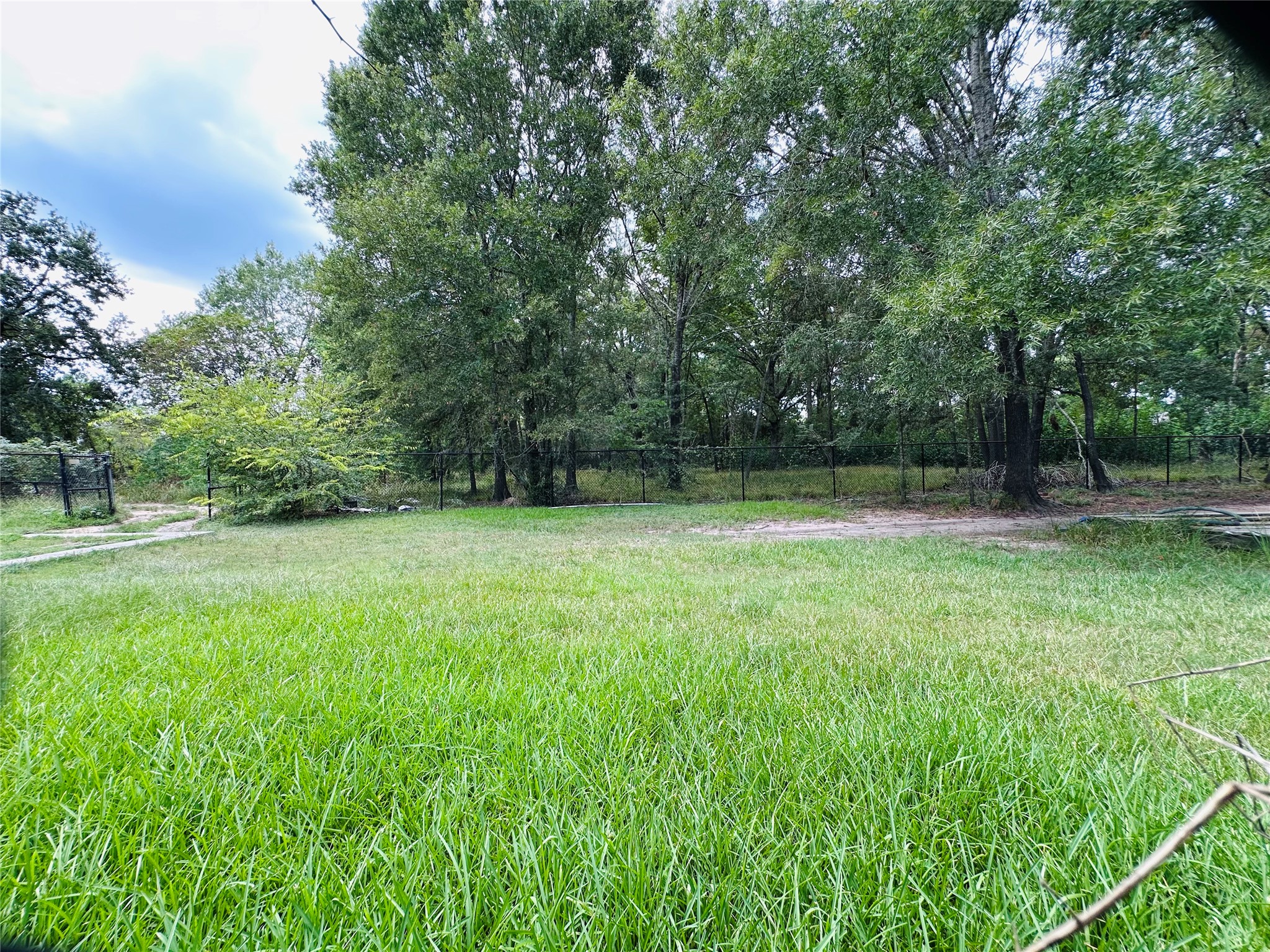 623 Lakeville Drive Property Photo 8