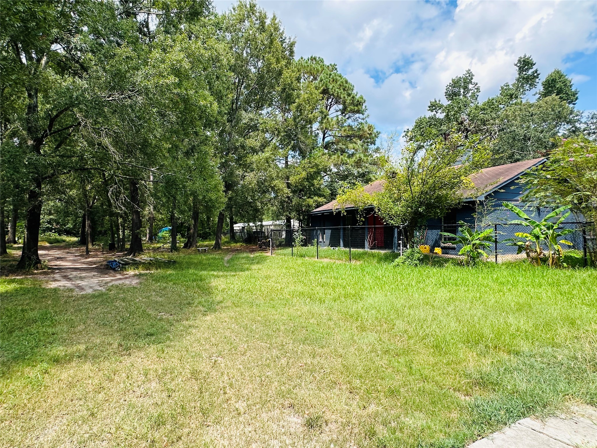 623 Lakeville Drive Property Photo 14