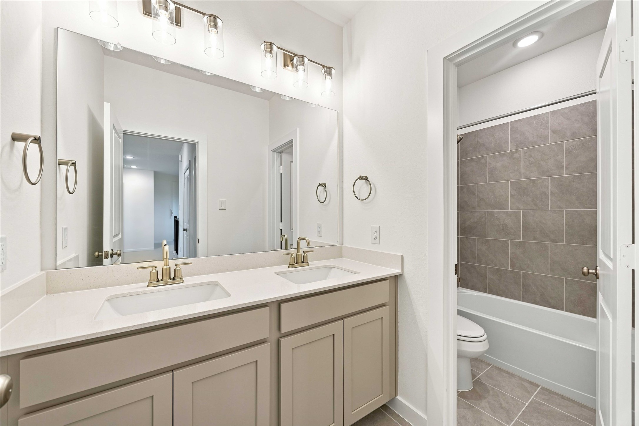 2727 Ametrine Drive Property Photo 36