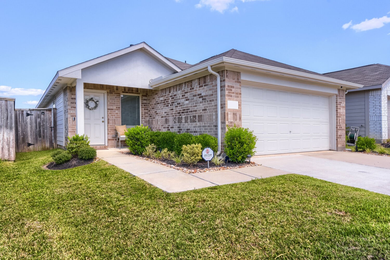2729 Cadiz Bay Drive Property Photo 1