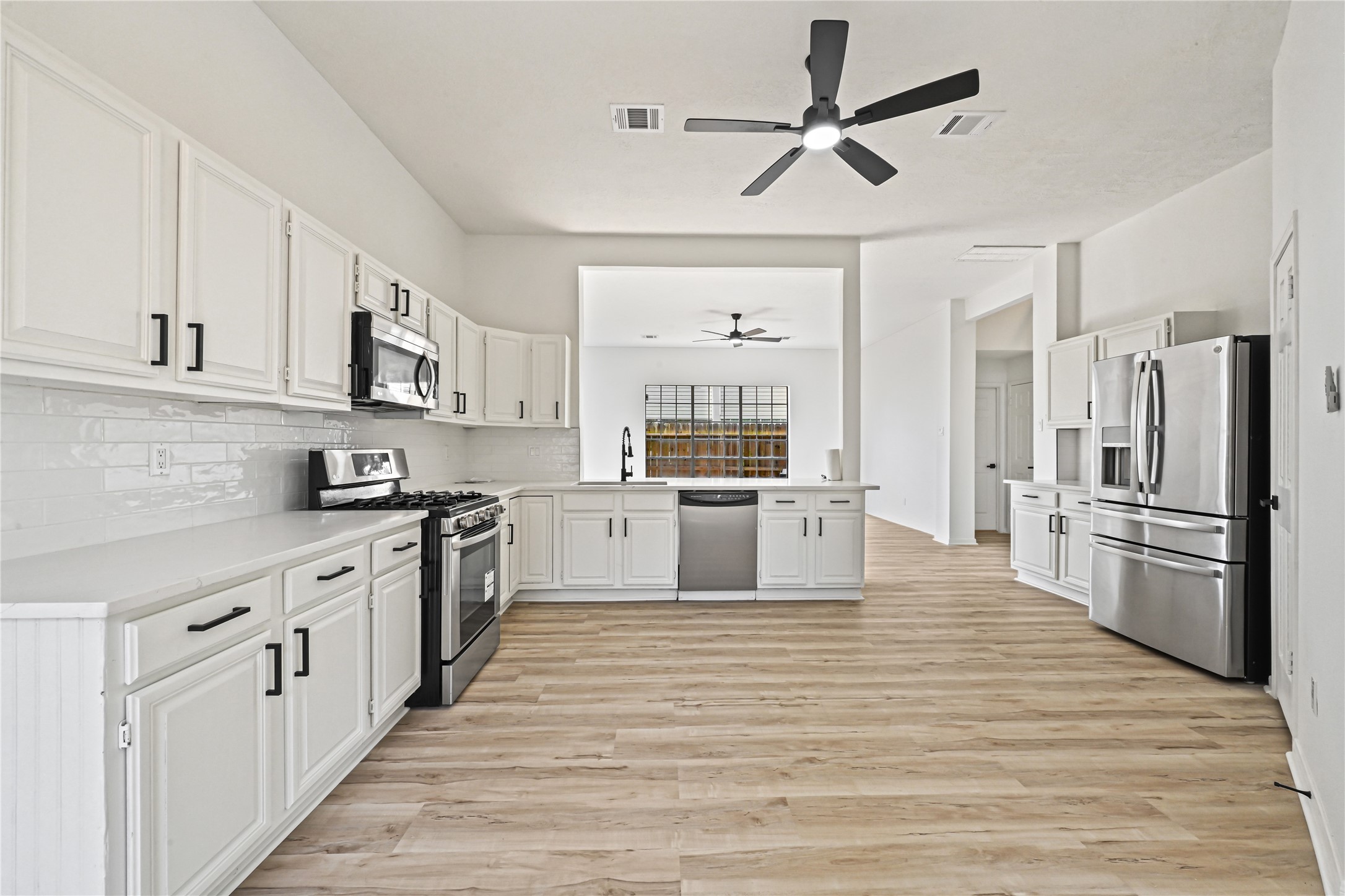 16027 Lakestone Drive Property Photo 13