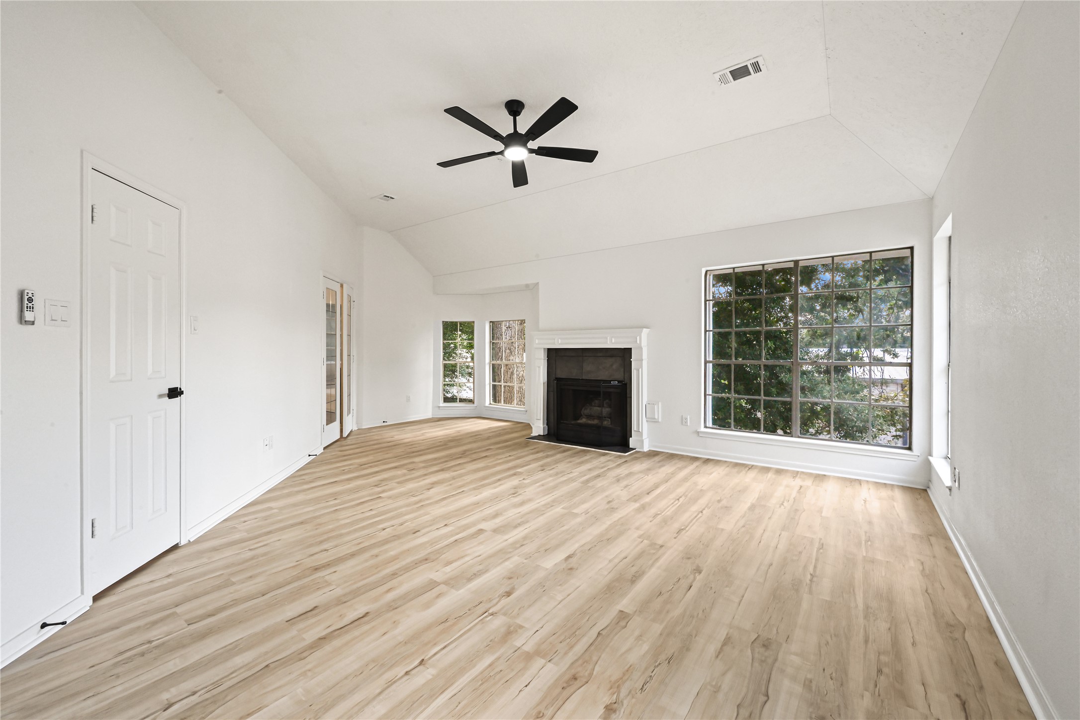 16027 Lakestone Drive Property Photo 22