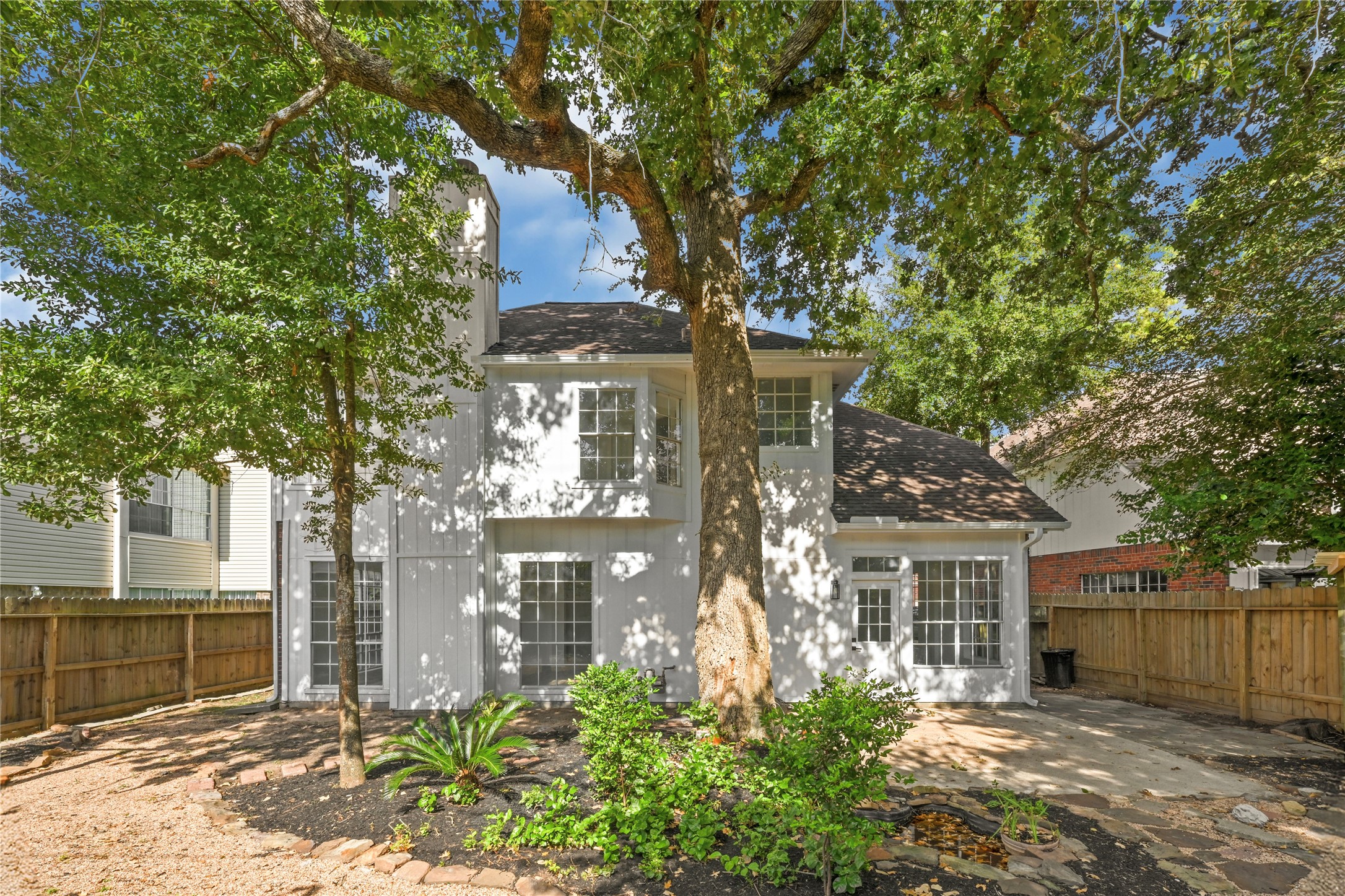 16027 Lakestone Drive Property Photo 32