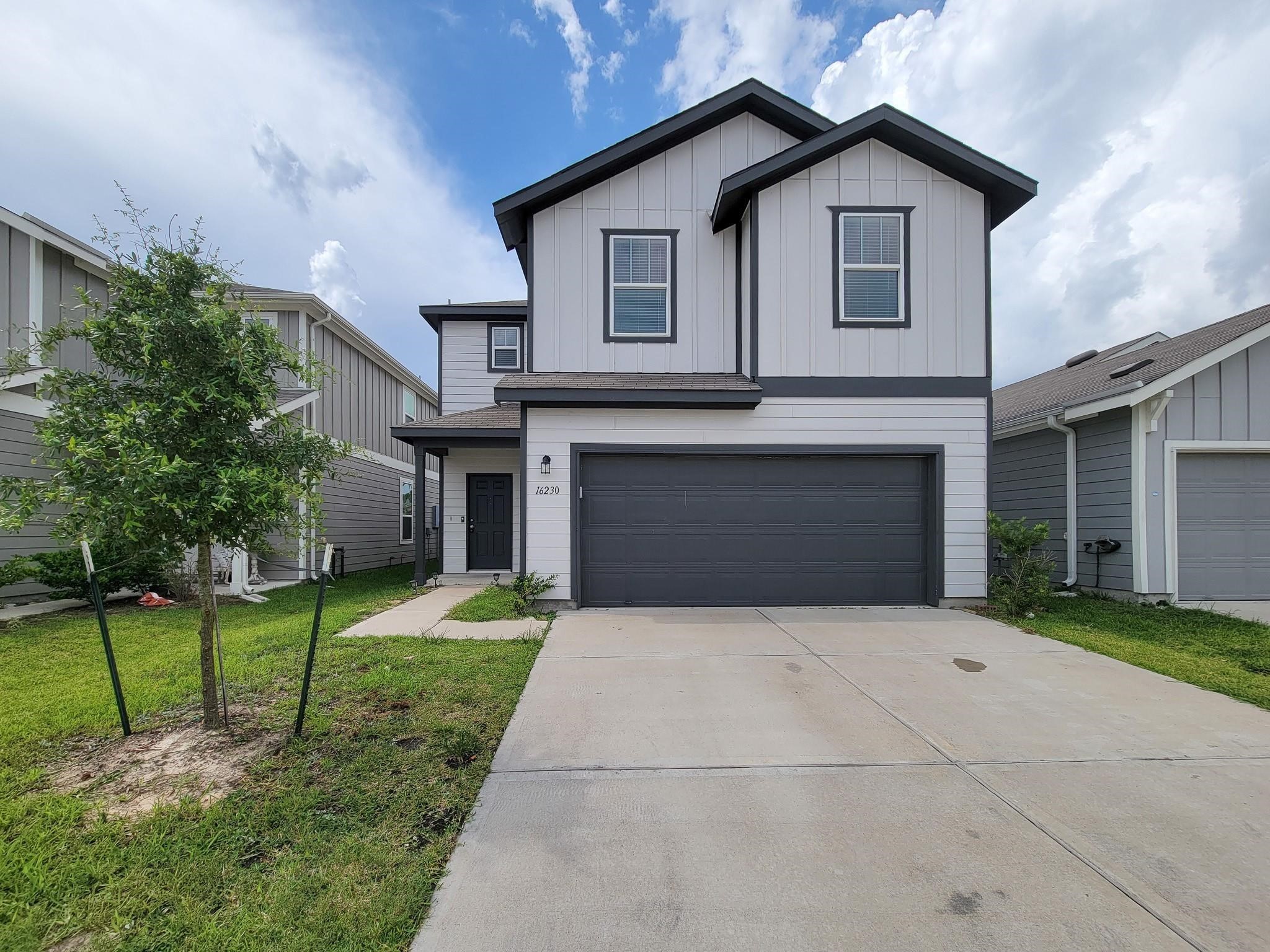 16230 Dutton Clover Drive Property Photo 1
