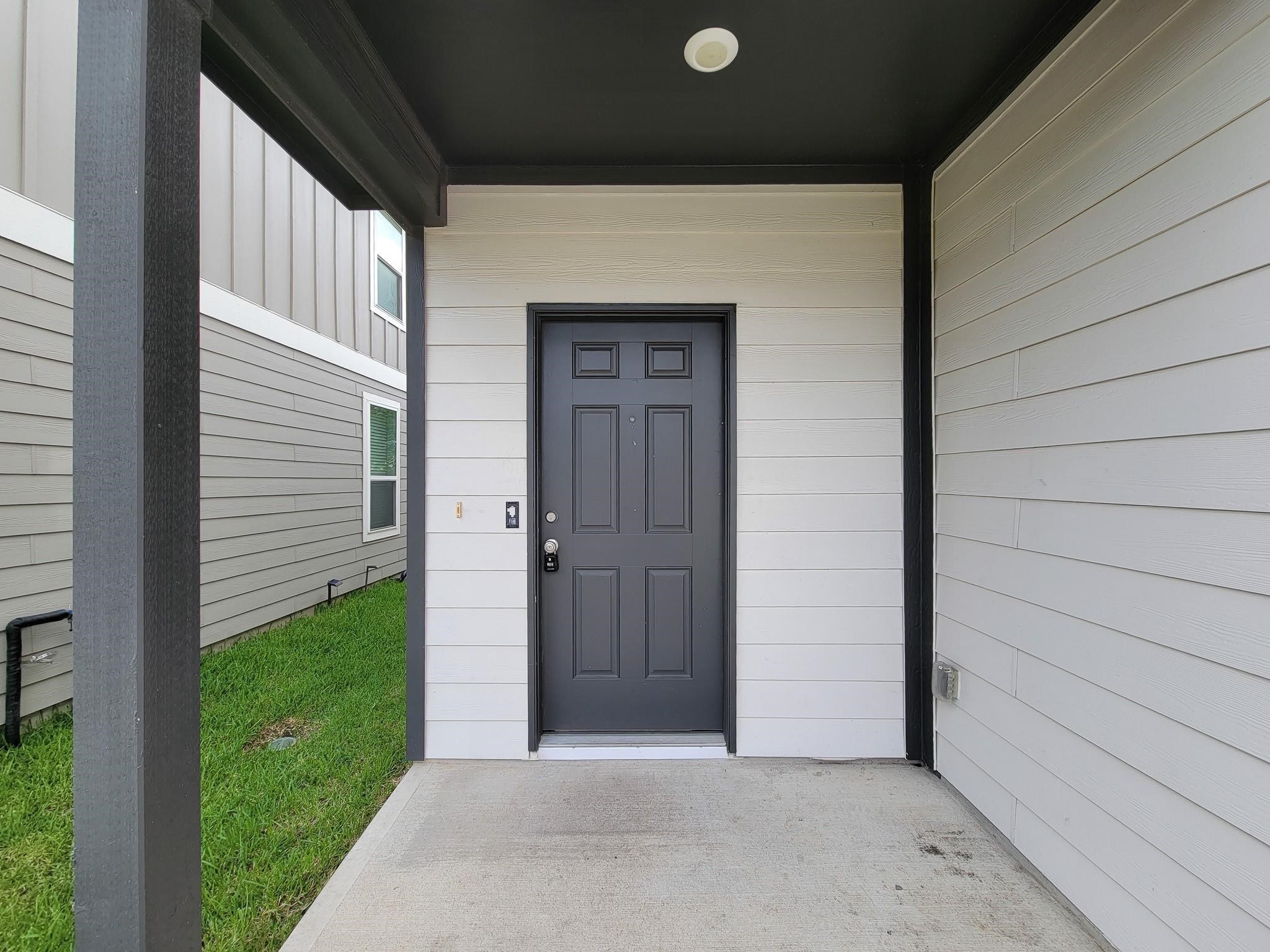 16230 Dutton Clover Drive Property Photo 3