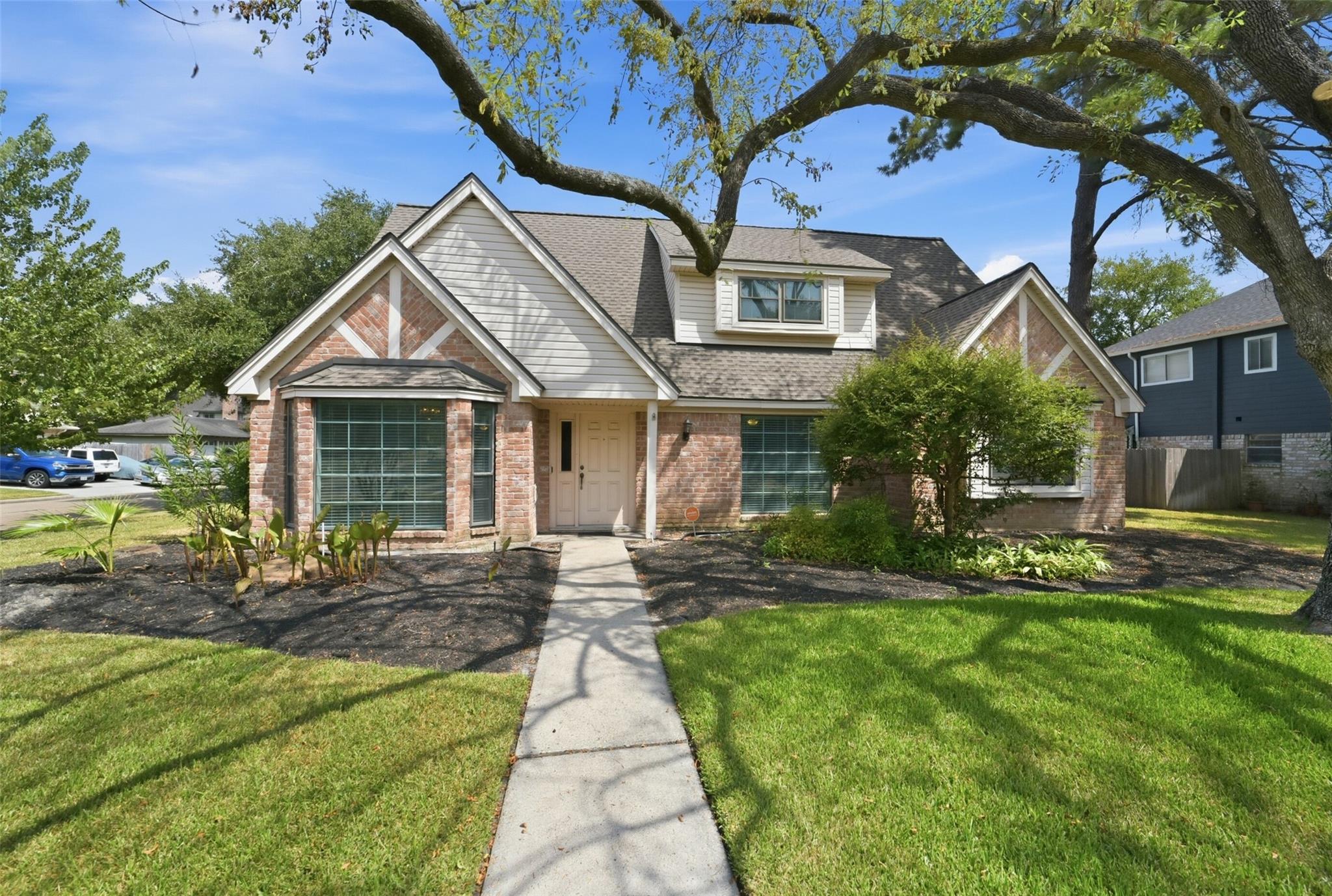 8130 Fernbrook Lane, Houston Tx 77070 Property Photo 1