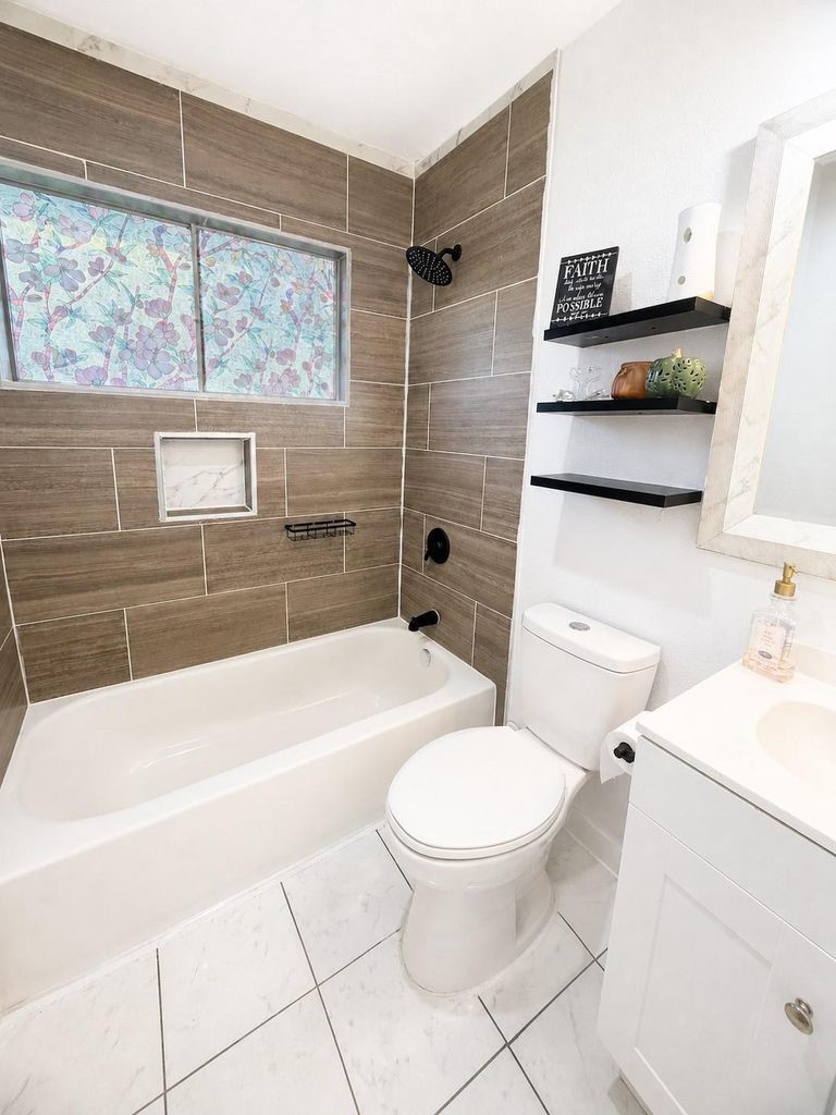 515 E Prairie Avenue Property Photo 4