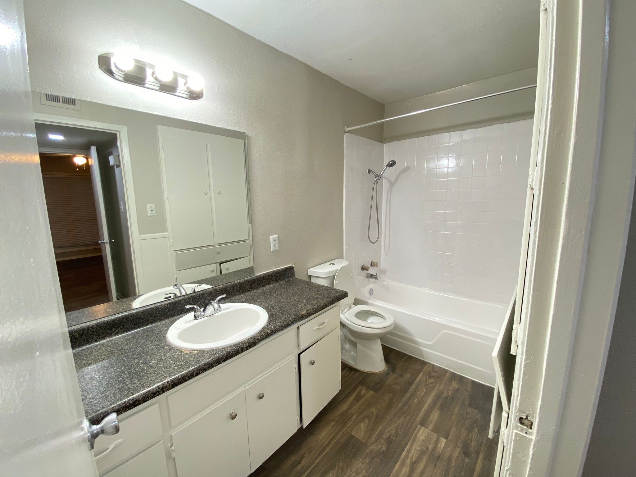 1004 Allena Drive 3 Property Photo 9