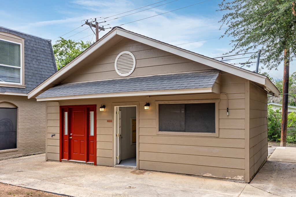 1004 Allena Drive 3 Property Photo 10