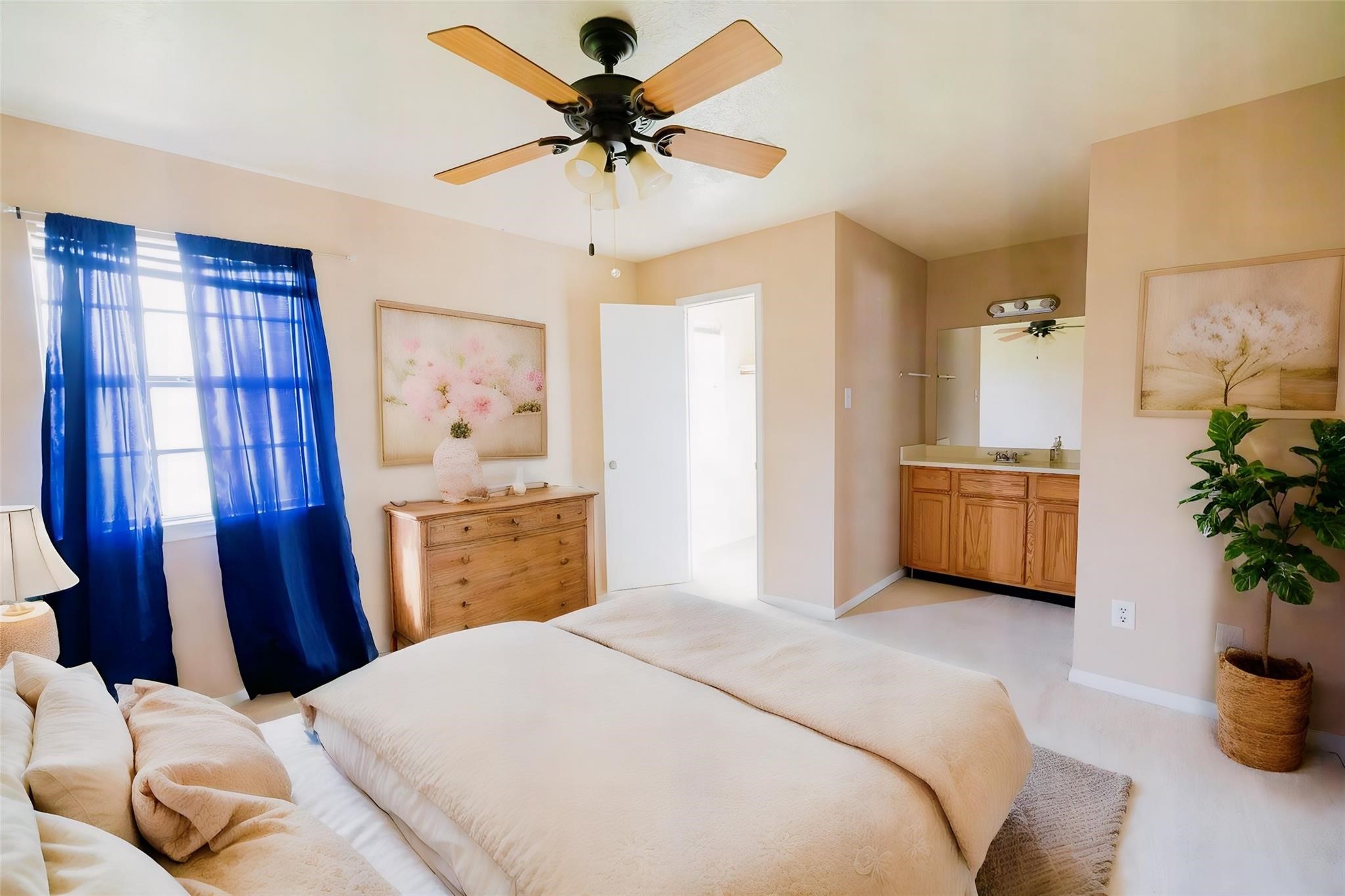 1907 Country Village Boulevard B Property Photo 2