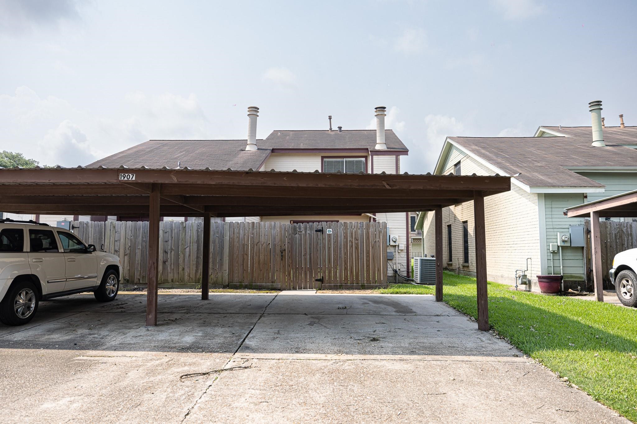 1907 Country Village Boulevard B Property Photo 12