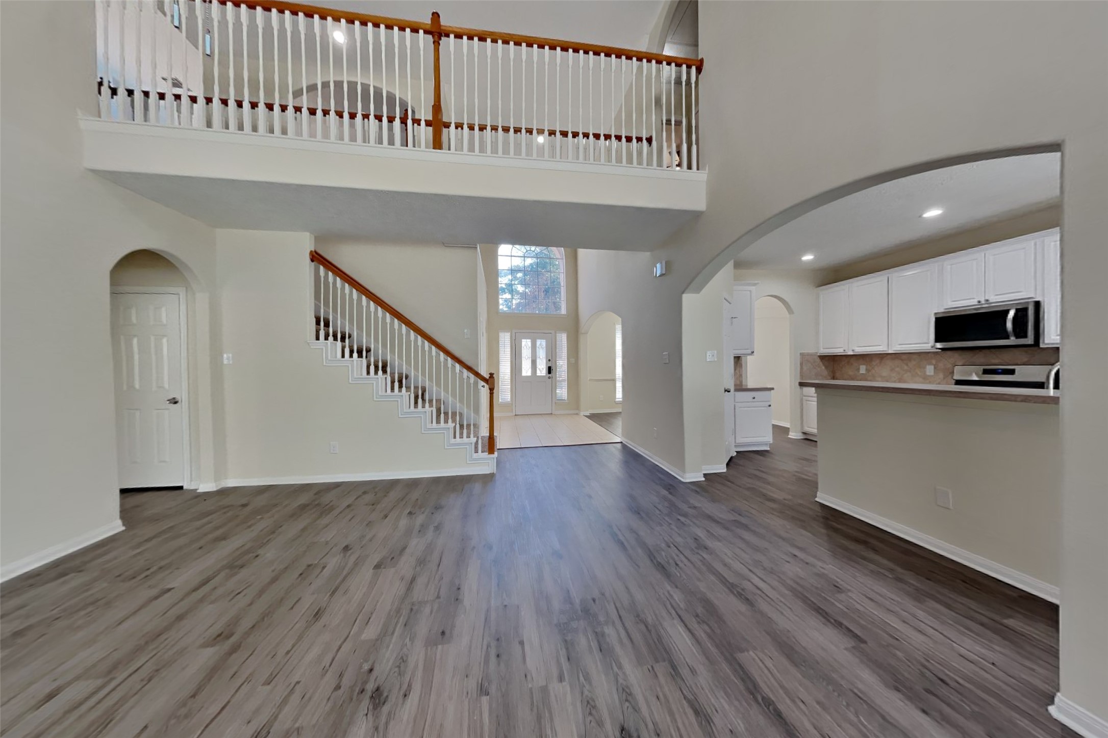 6819 Amber Pine Court Property Photo 3