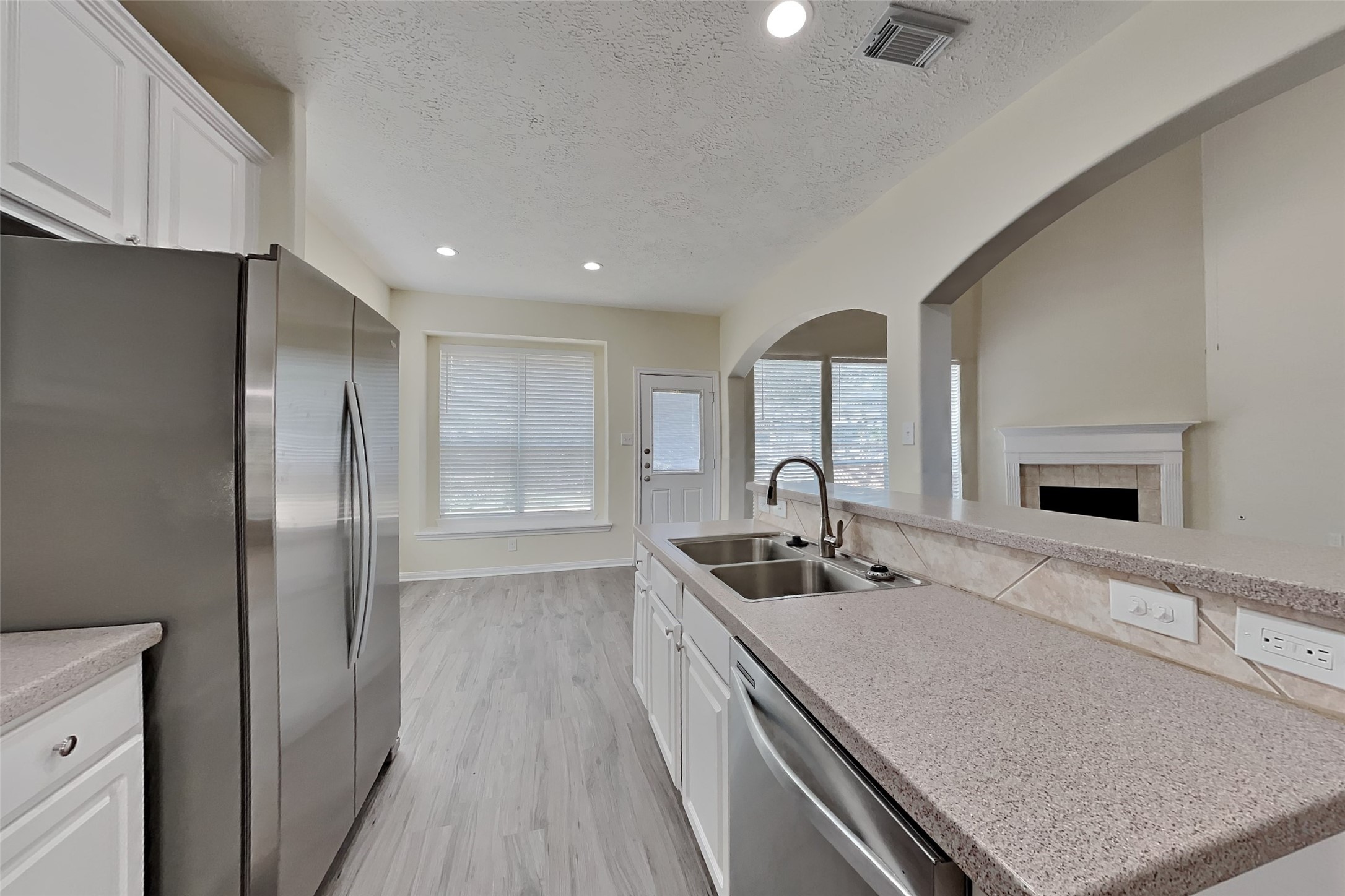 6819 Amber Pine Court Property Photo 5