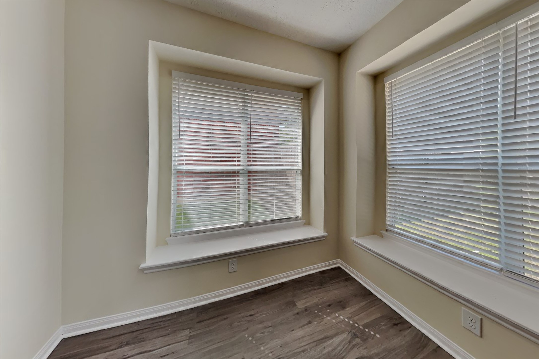 6819 Amber Pine Court Property Photo 6