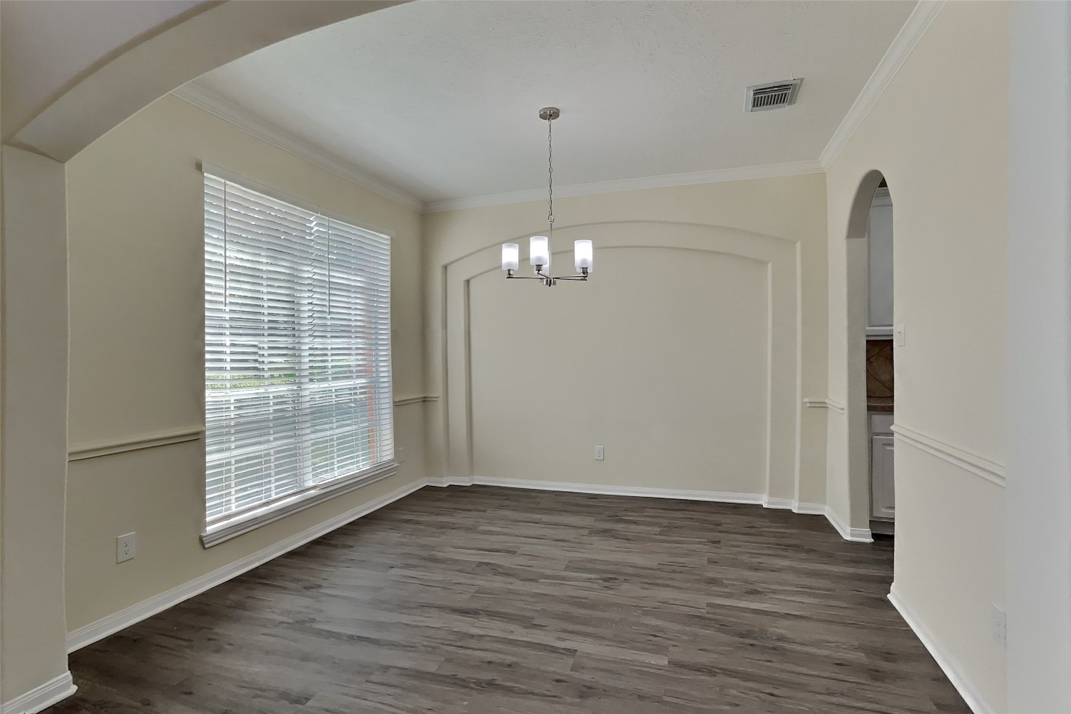 6819 Amber Pine Court Property Photo 7