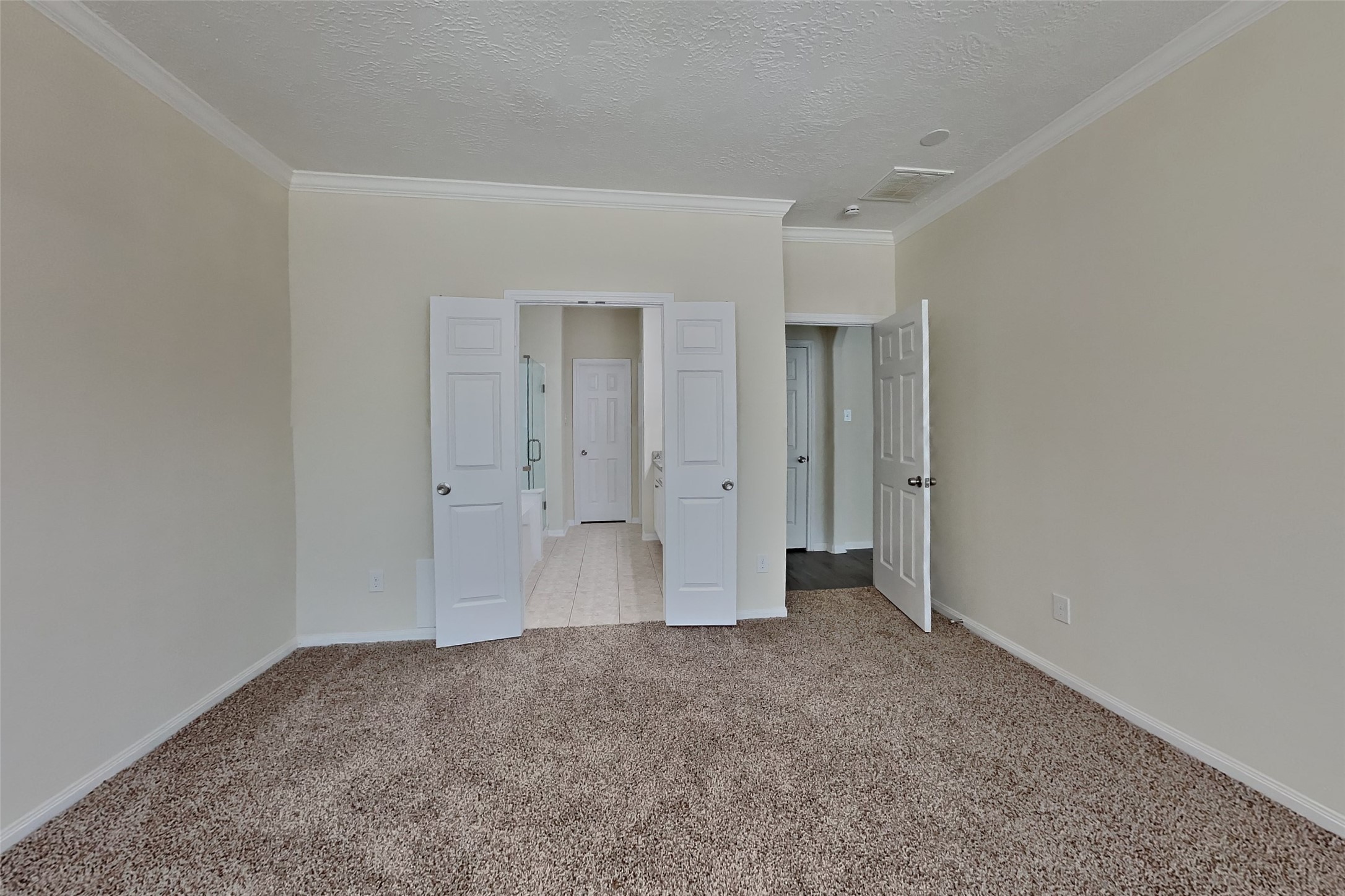 6819 Amber Pine Court Property Photo 8