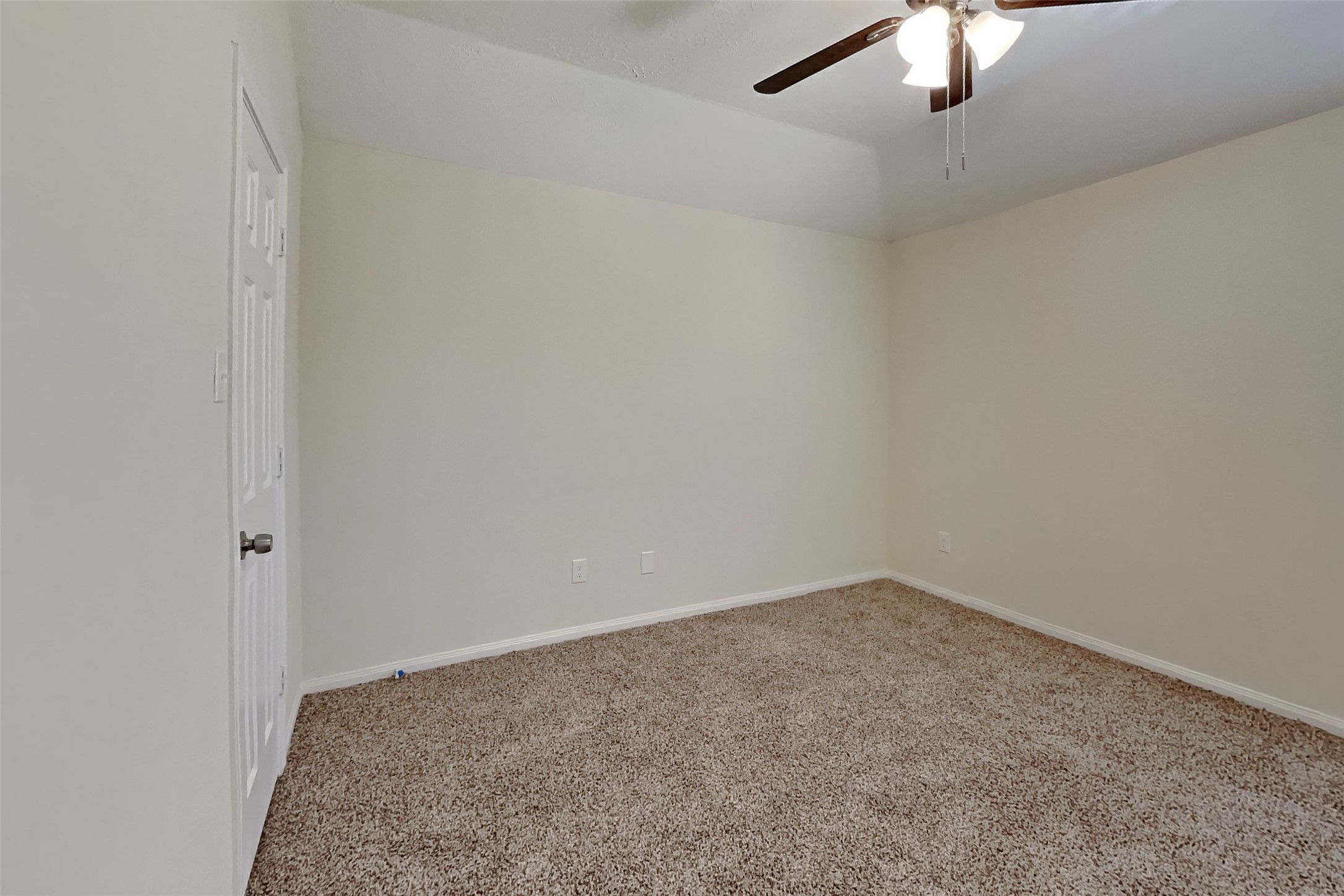 6819 Amber Pine Court Property Photo 14