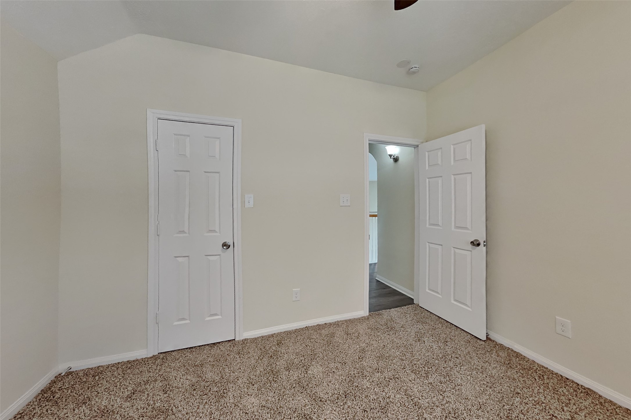 6819 Amber Pine Court Property Photo 15