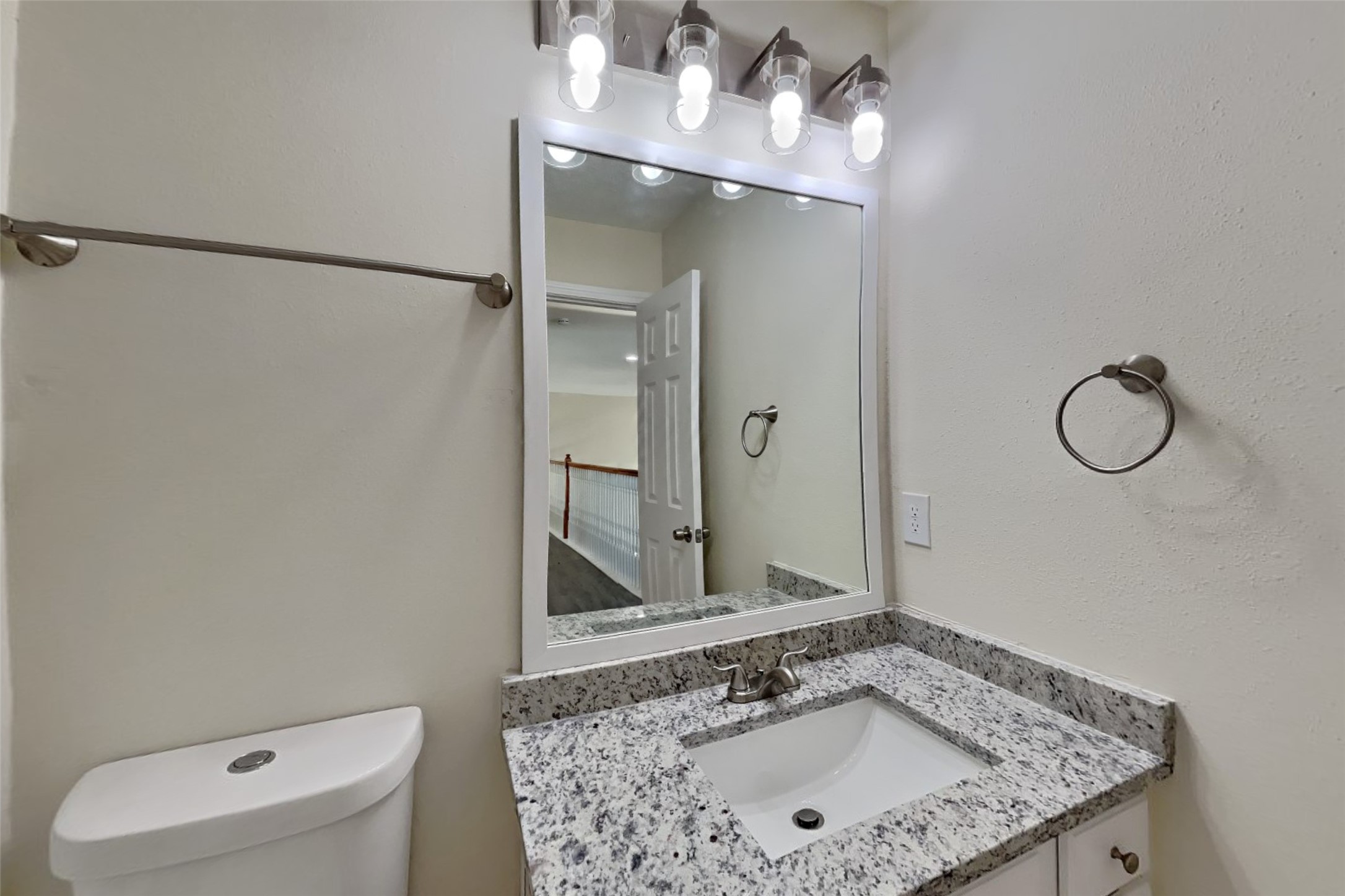6819 Amber Pine Court Property Photo 17