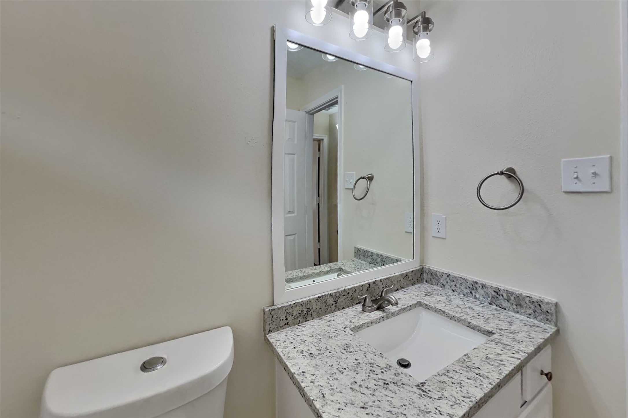 6819 Amber Pine Court Property Photo 18