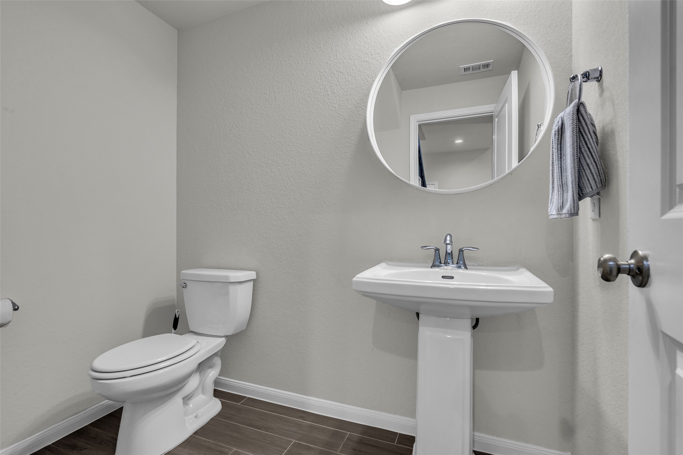 2344 Hagerman Road Property Photo 11